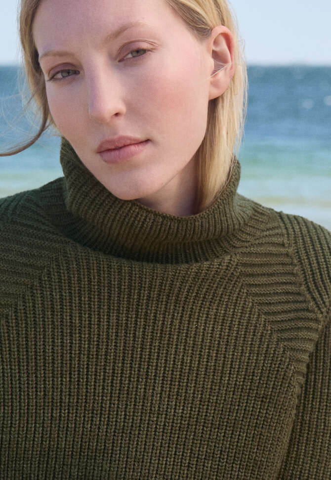 High-neck sweater, Dark moss, completeTheLook