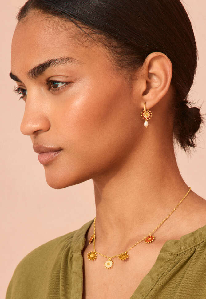 Sunburst earrings, Ruby beige, completeTheLook