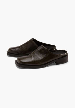 Mules, Brown, webstill