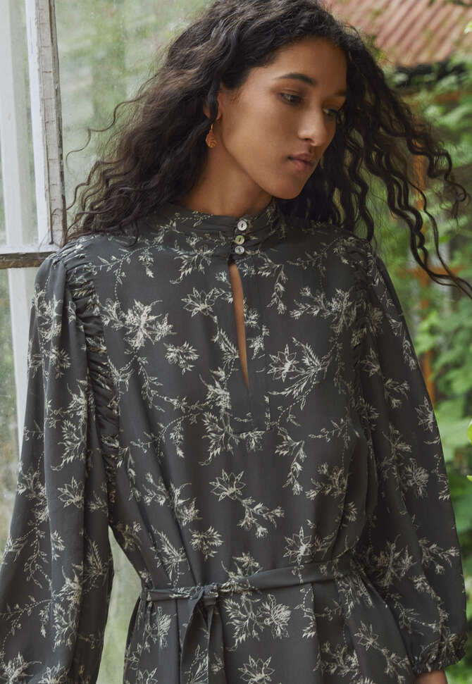 Printed dress, Grey khaki, completeTheLook