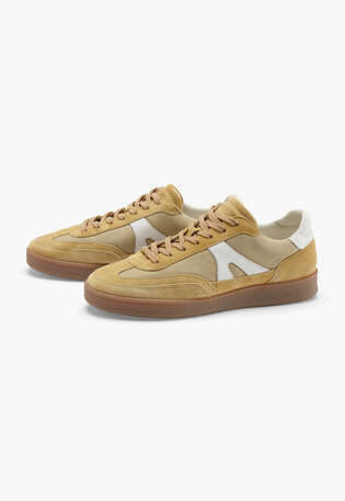 Trainers, Honey, webstill