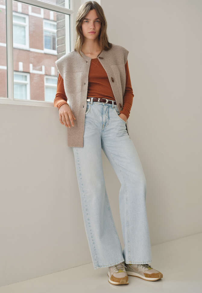 Knitted gilet, Light fawn, completeTheLook