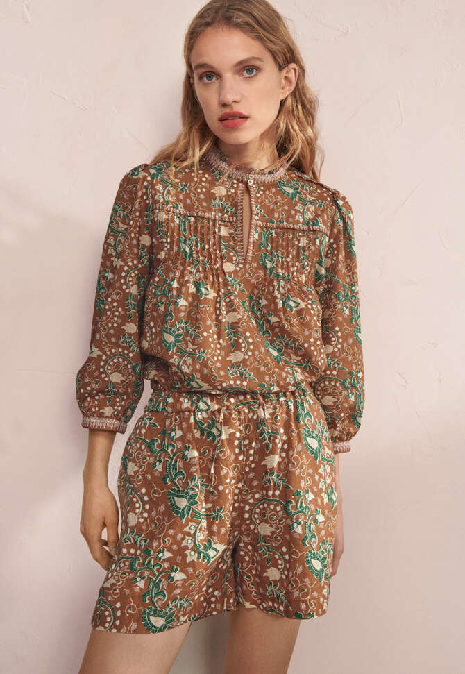 Printed shorts, Rust, completeTheLook