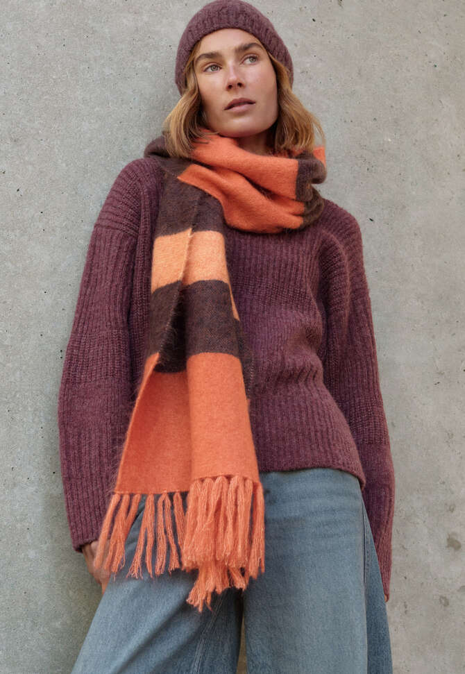 Mohair scarf, Coral indigo, completeTheLook