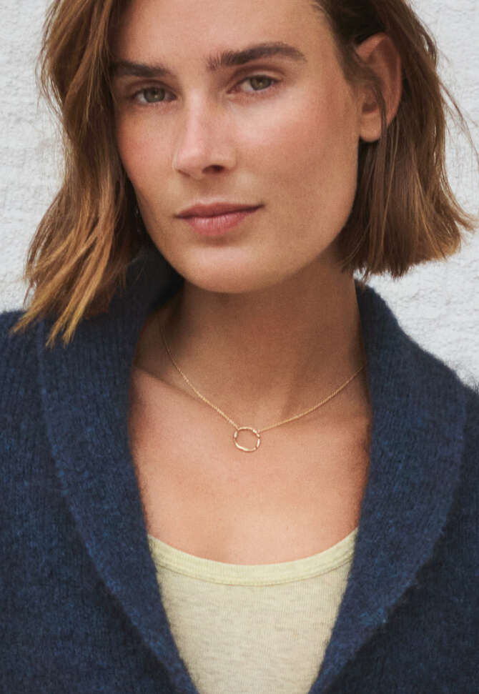 Circular necklace, Gold, completeTheLook