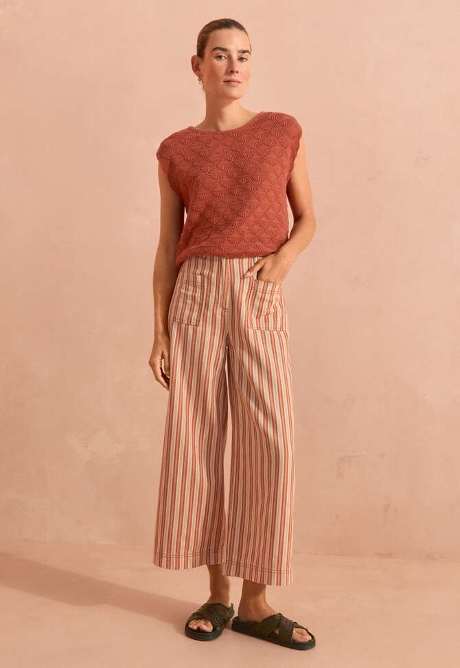 Stitch-detail sleeveless sweater, Spicy red, completeTheLook