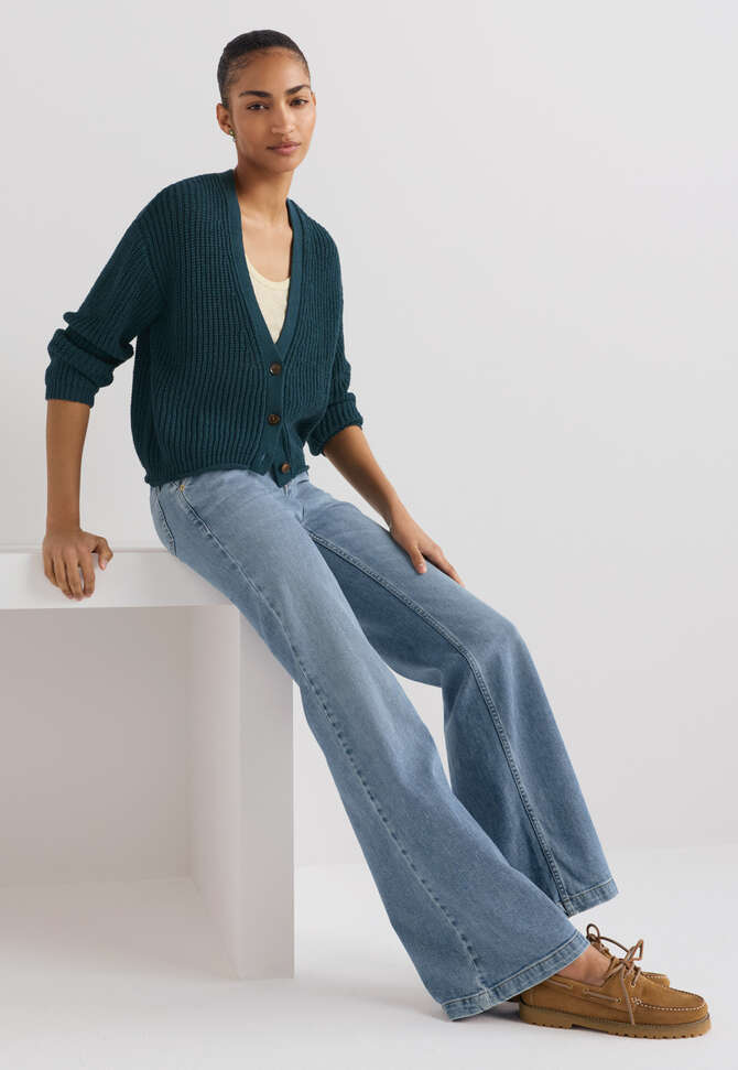 Flared jeans, Light wash, completeTheLook