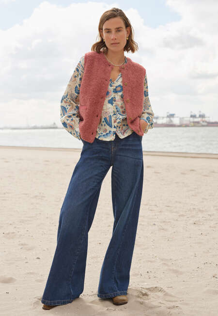 Boucl&eacute; knitted gilet, Berry twist, completeTheLook