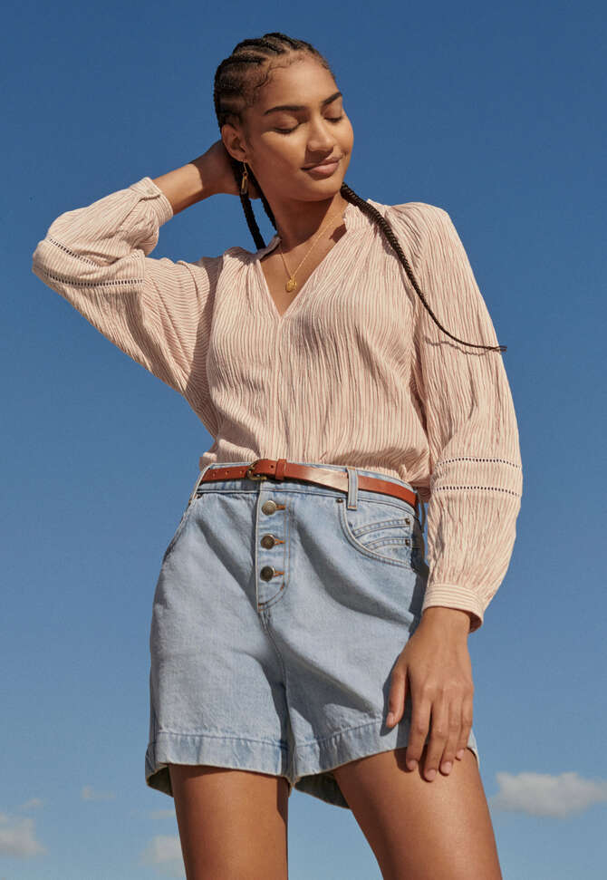 High-waisted denim shorts, Light wash, completeTheLook