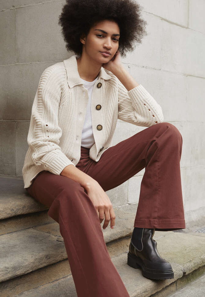 Flared trouser, Chilli plum, completeTheLook