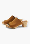 Clogs, Caramel, webstill
