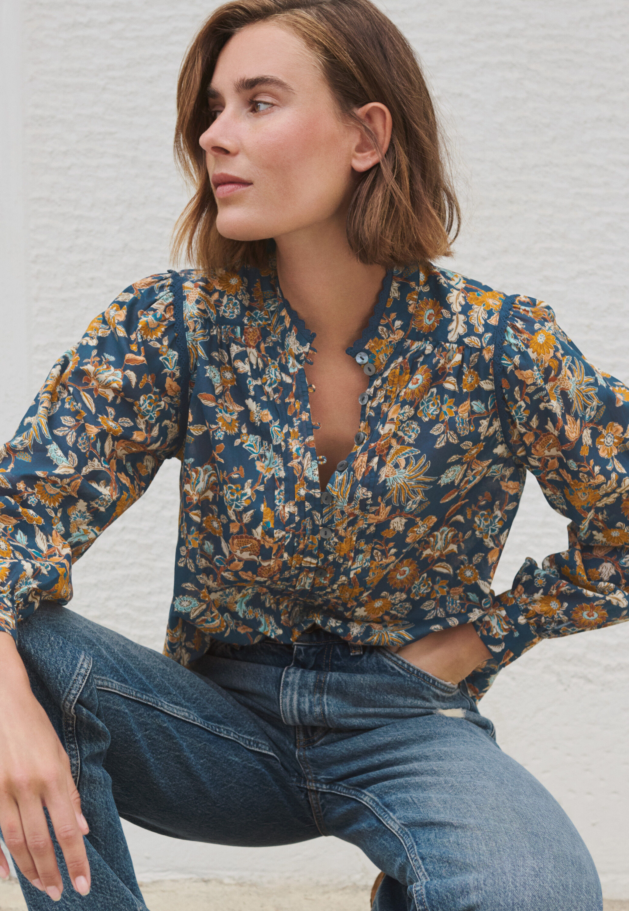 Printed pleat-detail blouse