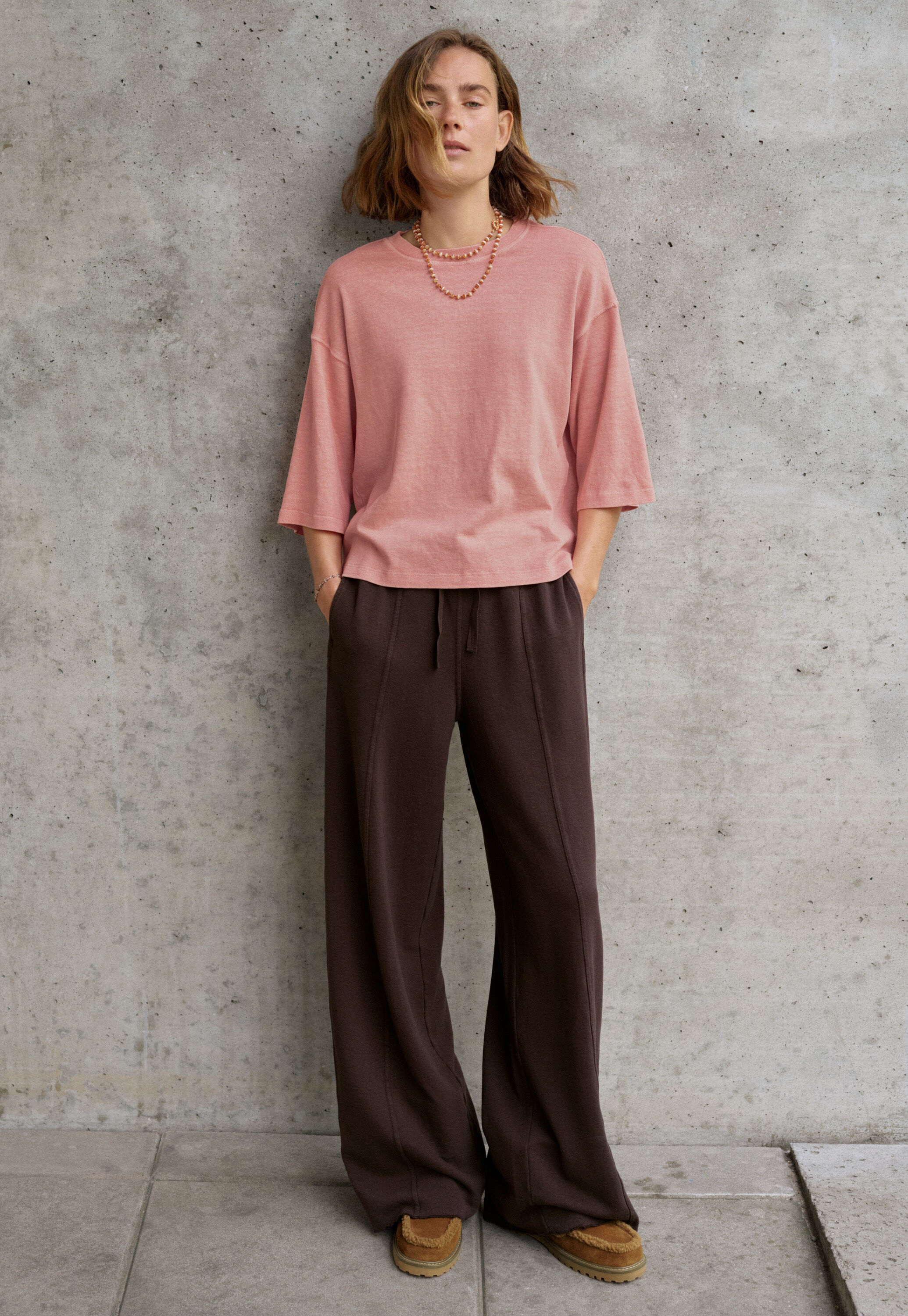 Wide-leg jogger
