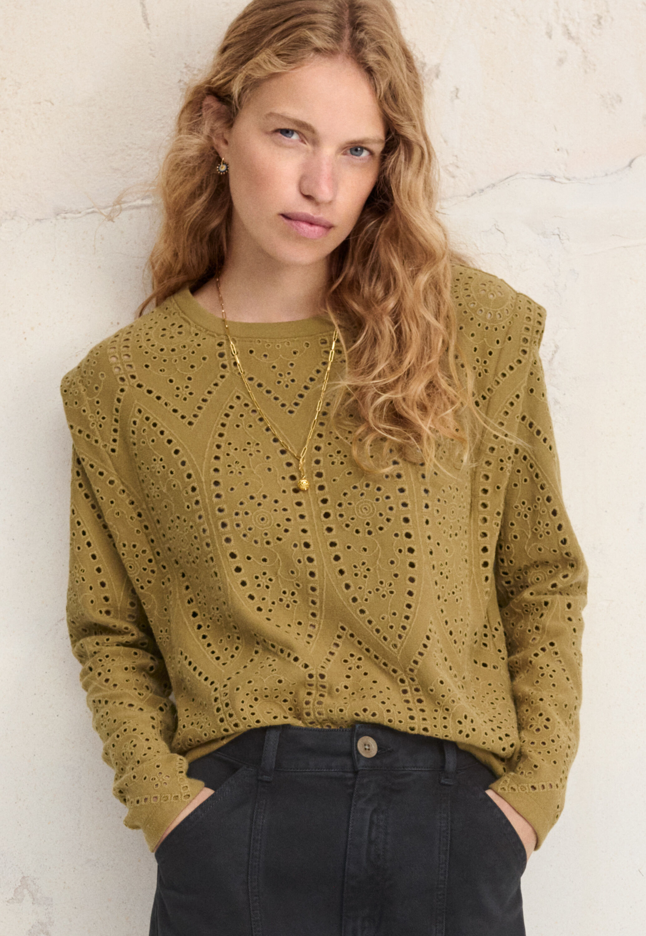 Broderie top