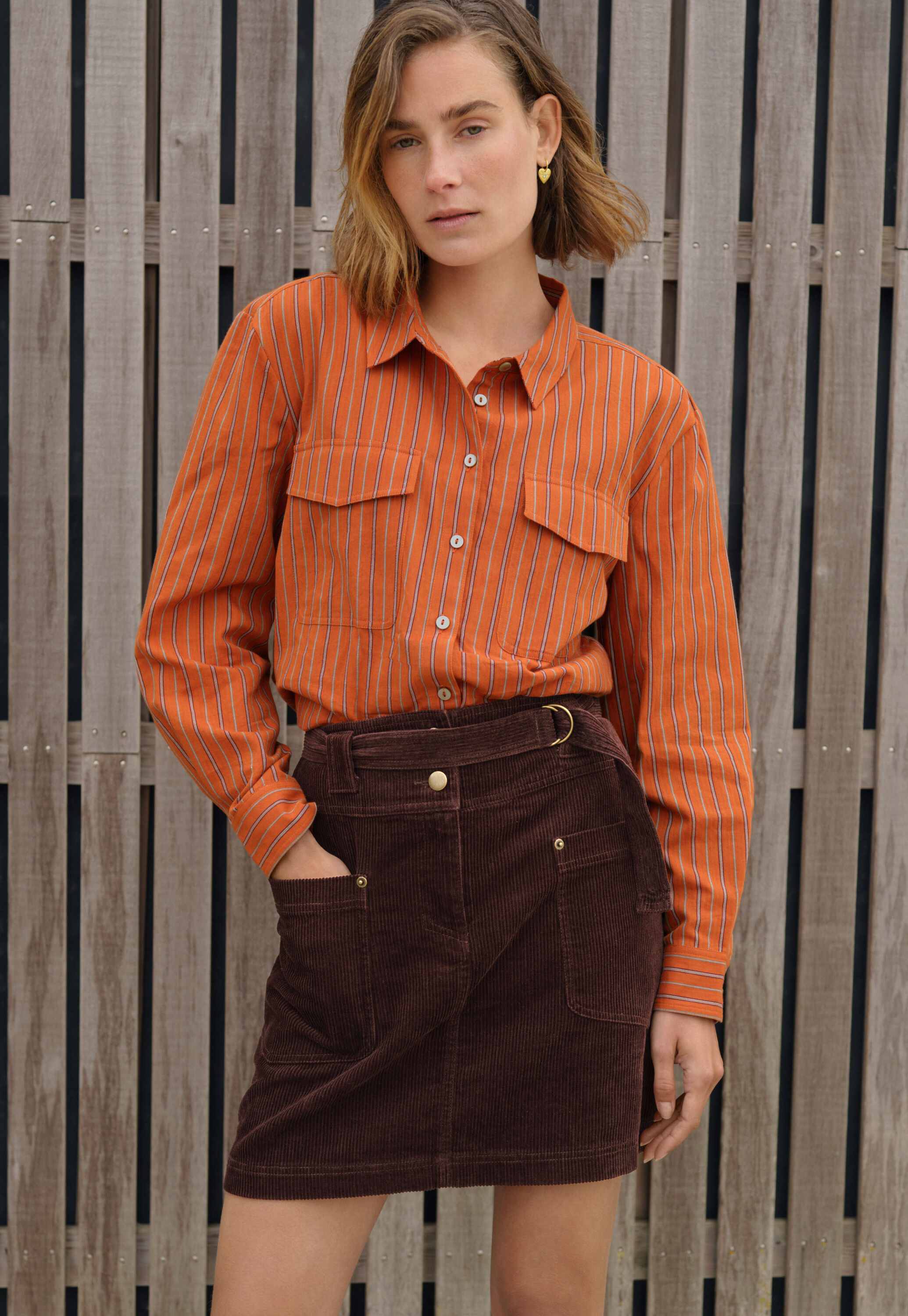 Short cord skirt