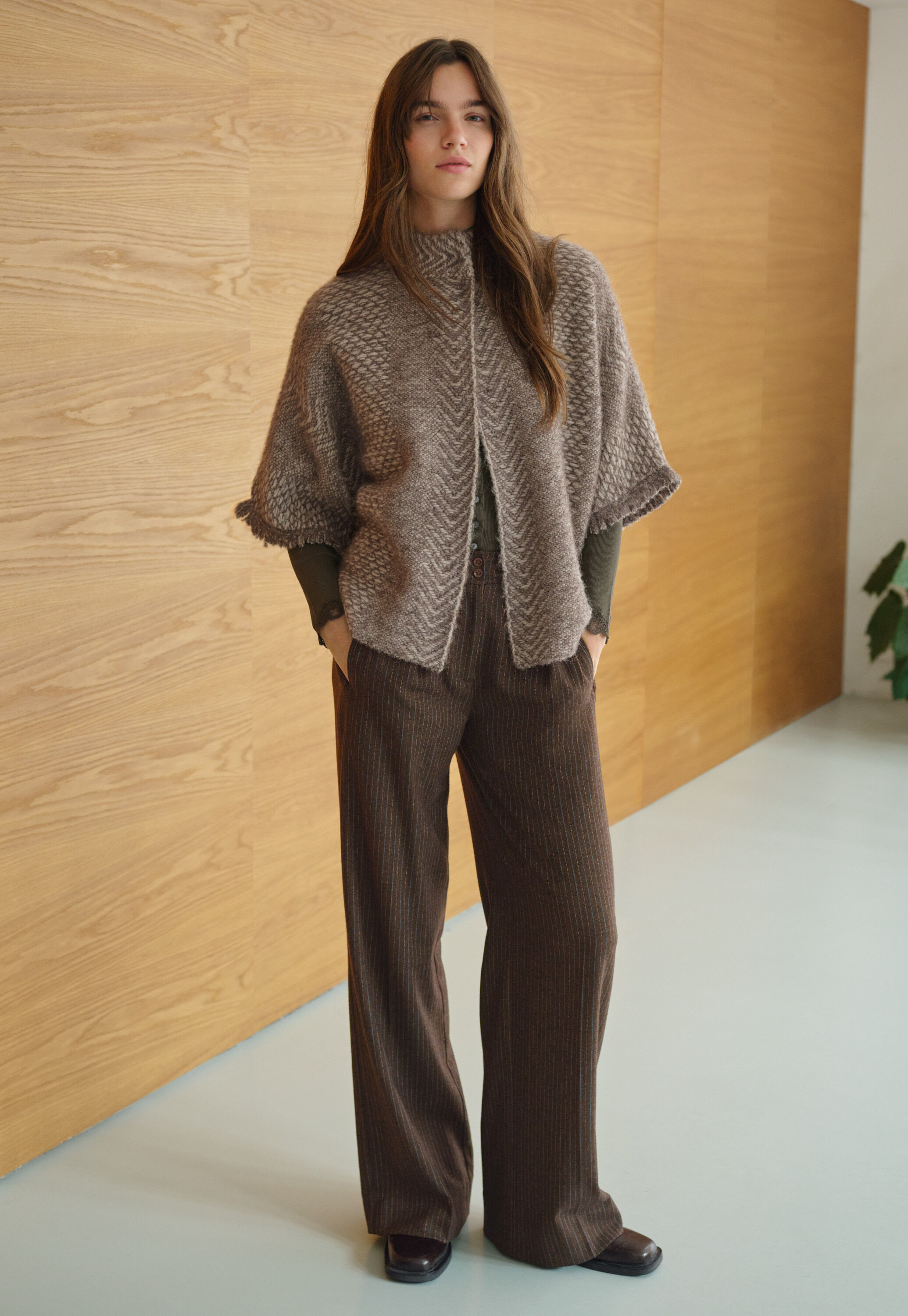 Herringbone-stitch poncho, Grey mink, large