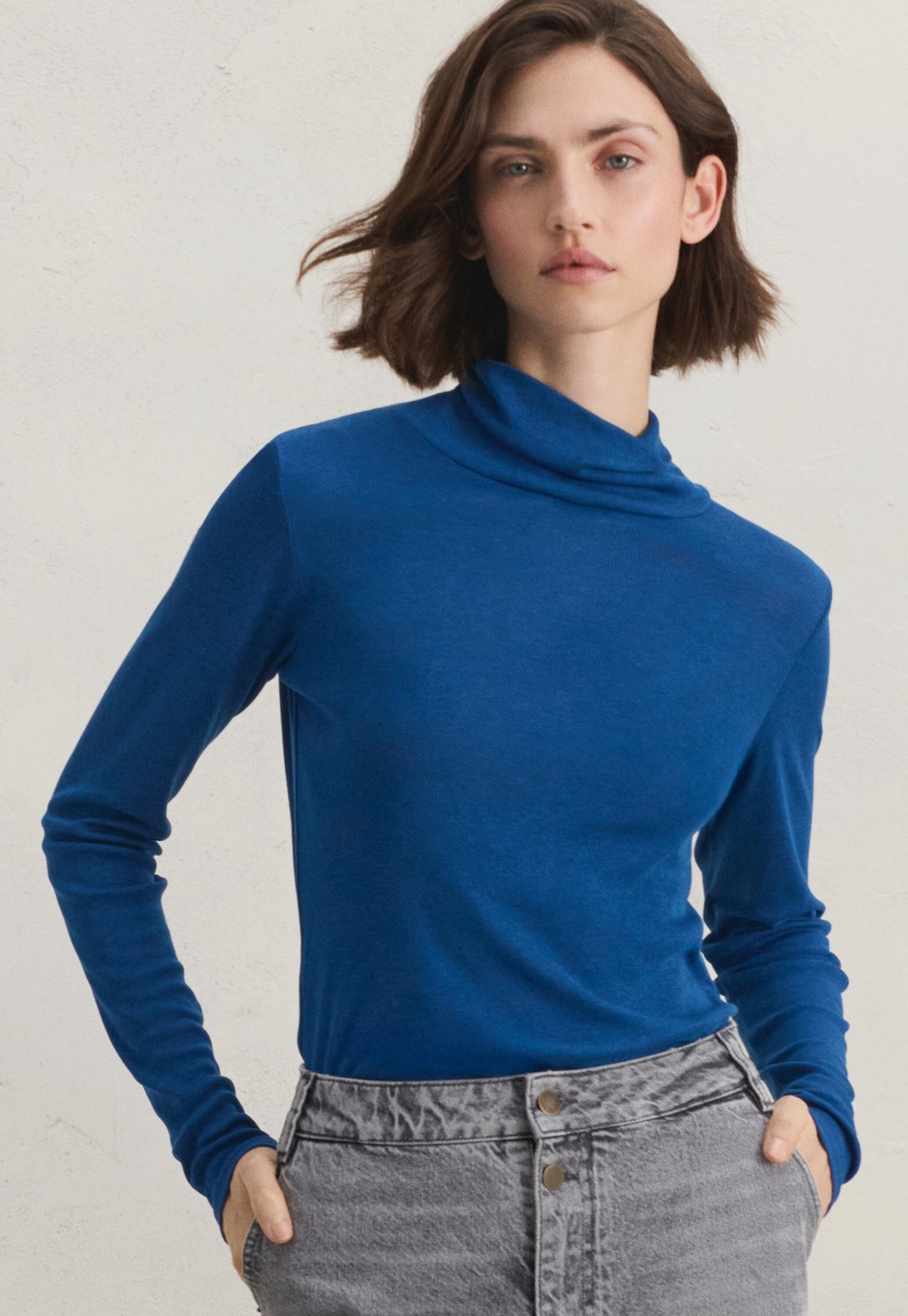 High-neck top