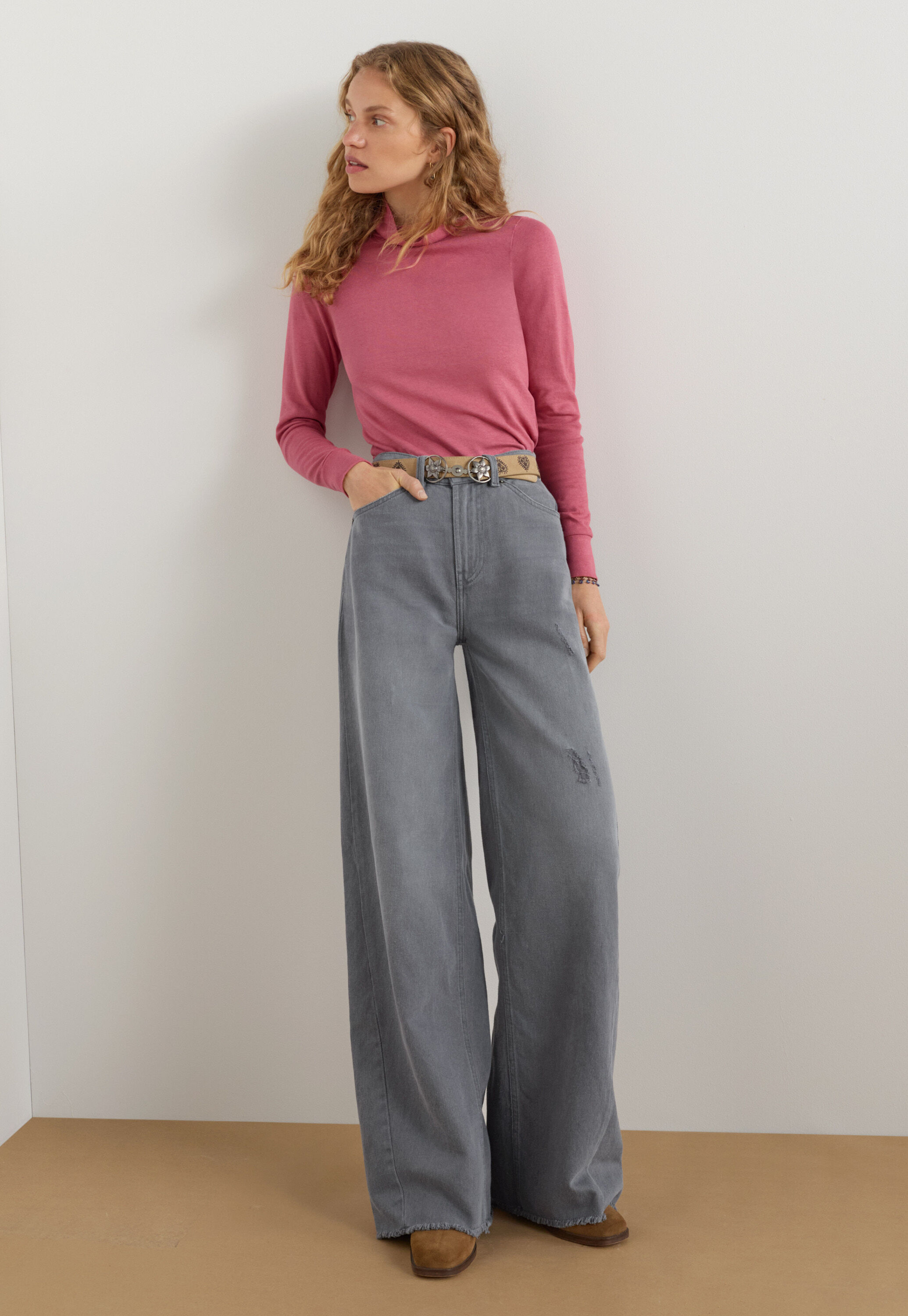 Mid-rise wide-leg jeans