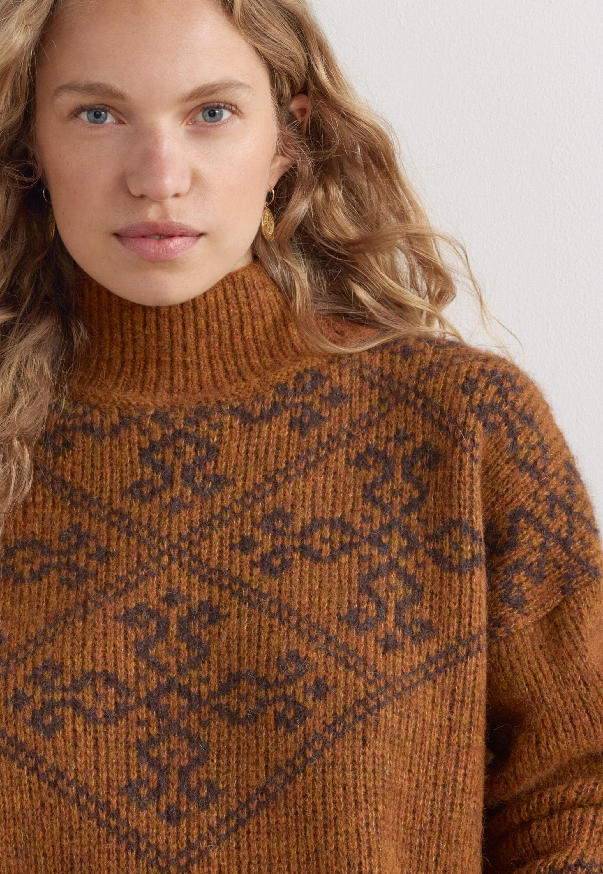 Tie-front cord top