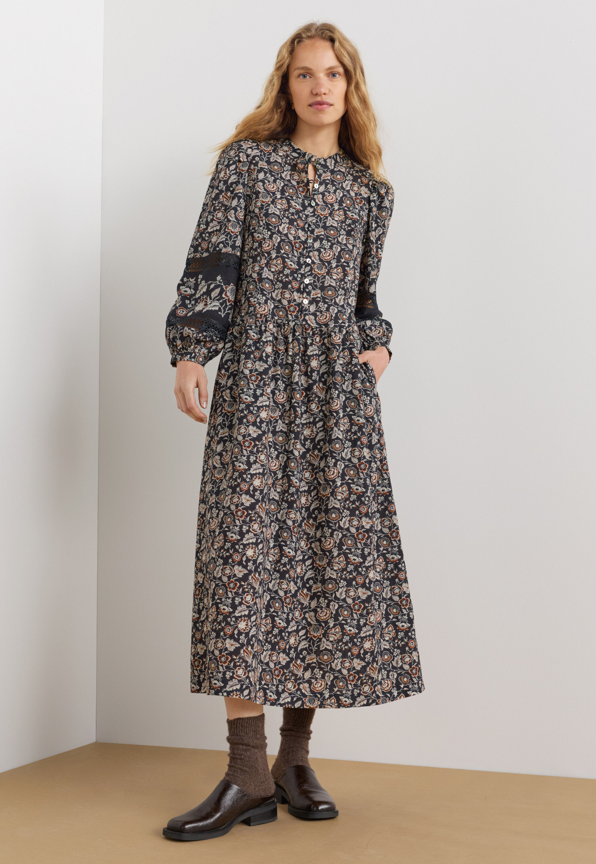 Dropped waist printed dress, Charcoal mink, large