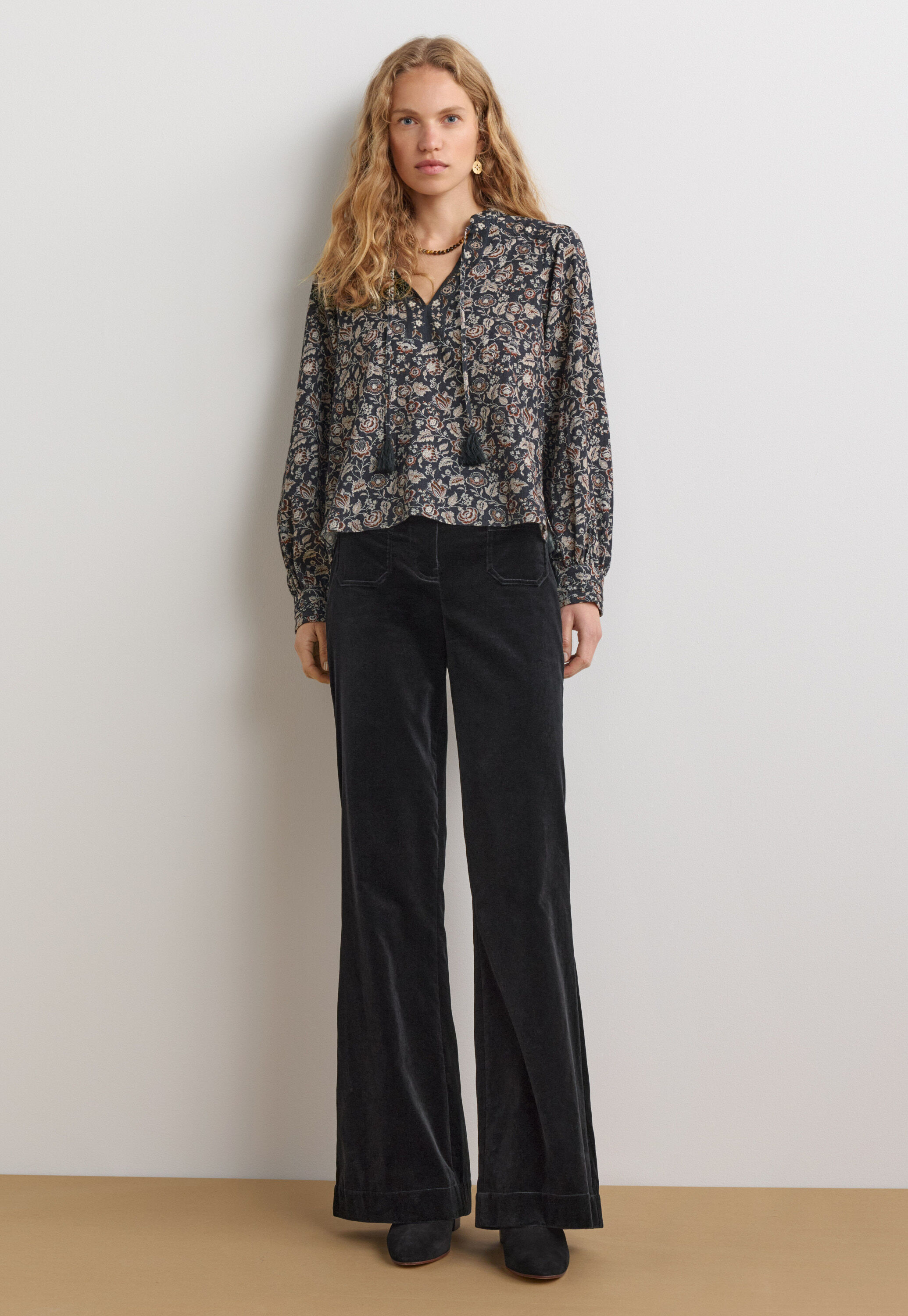 Wide-leg cord trousers