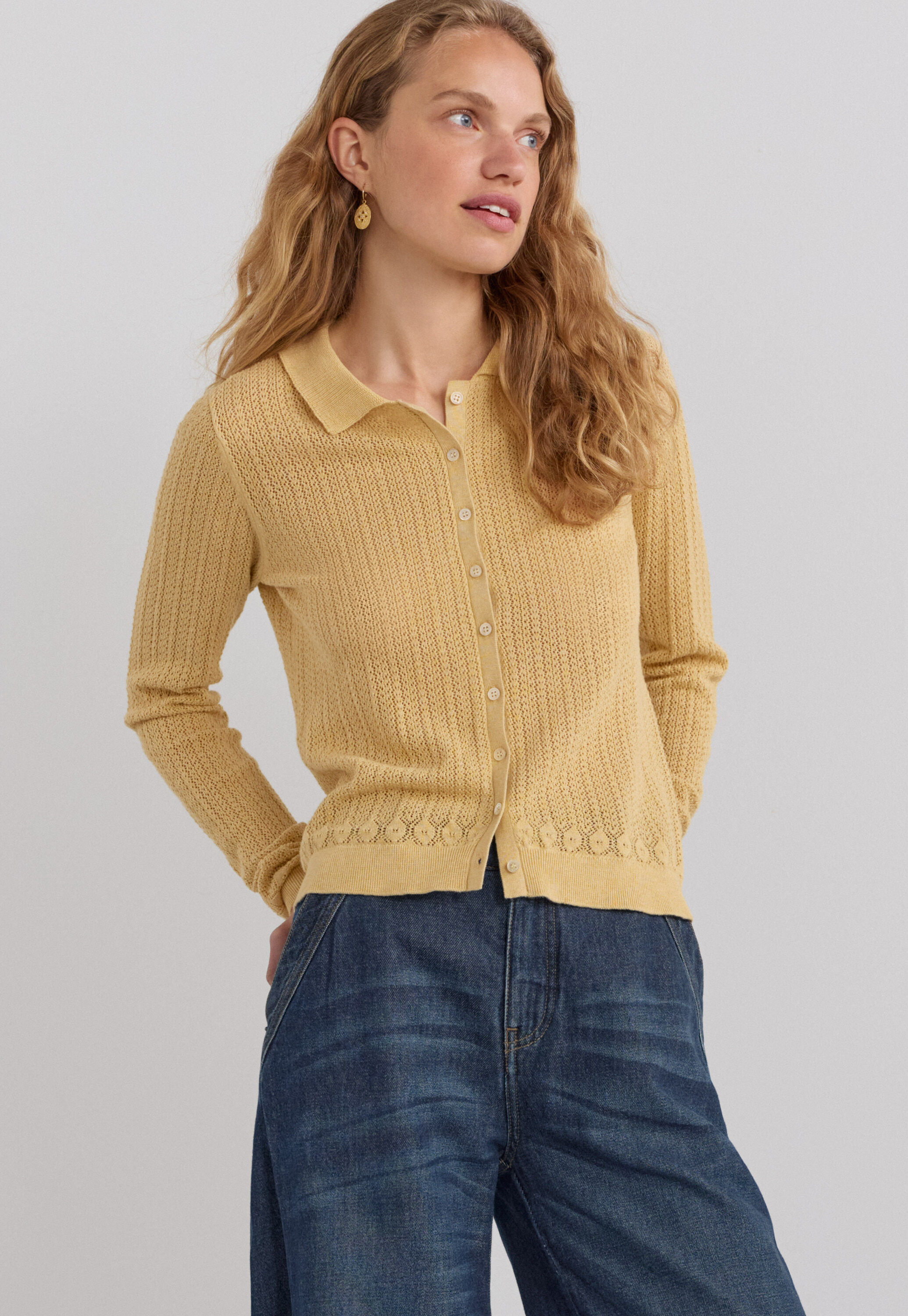 Lace-stitch collared cardigan