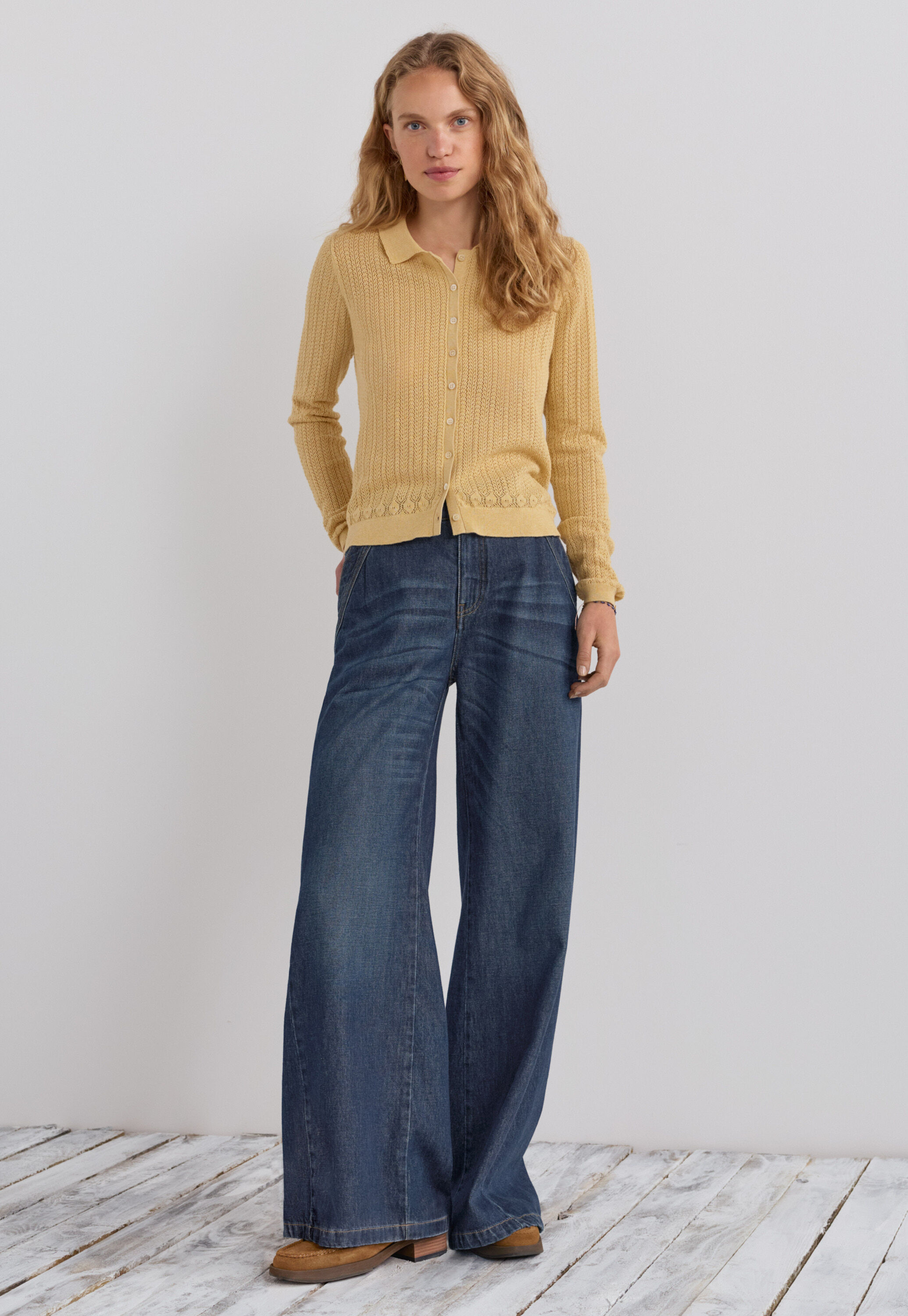 Wide flared jeans