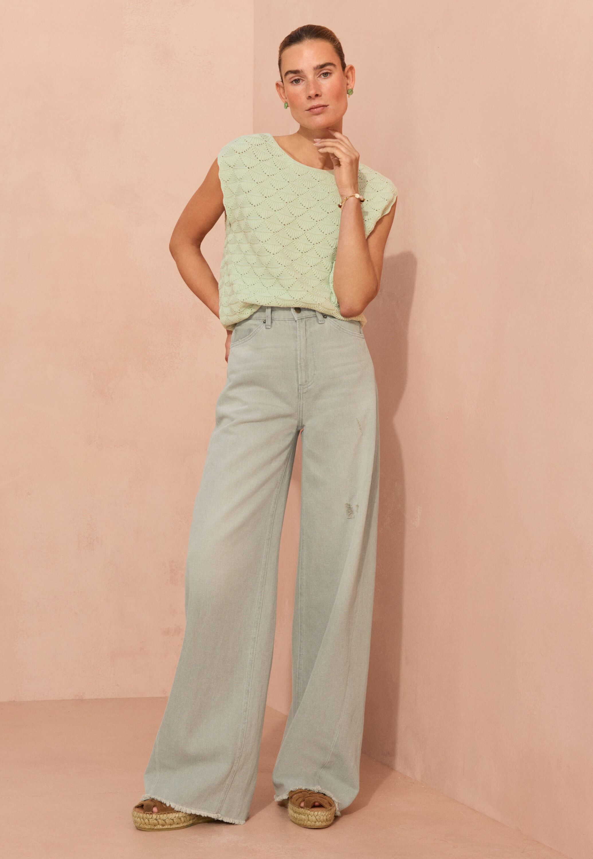 Stitch-detail sleeveless sweater
