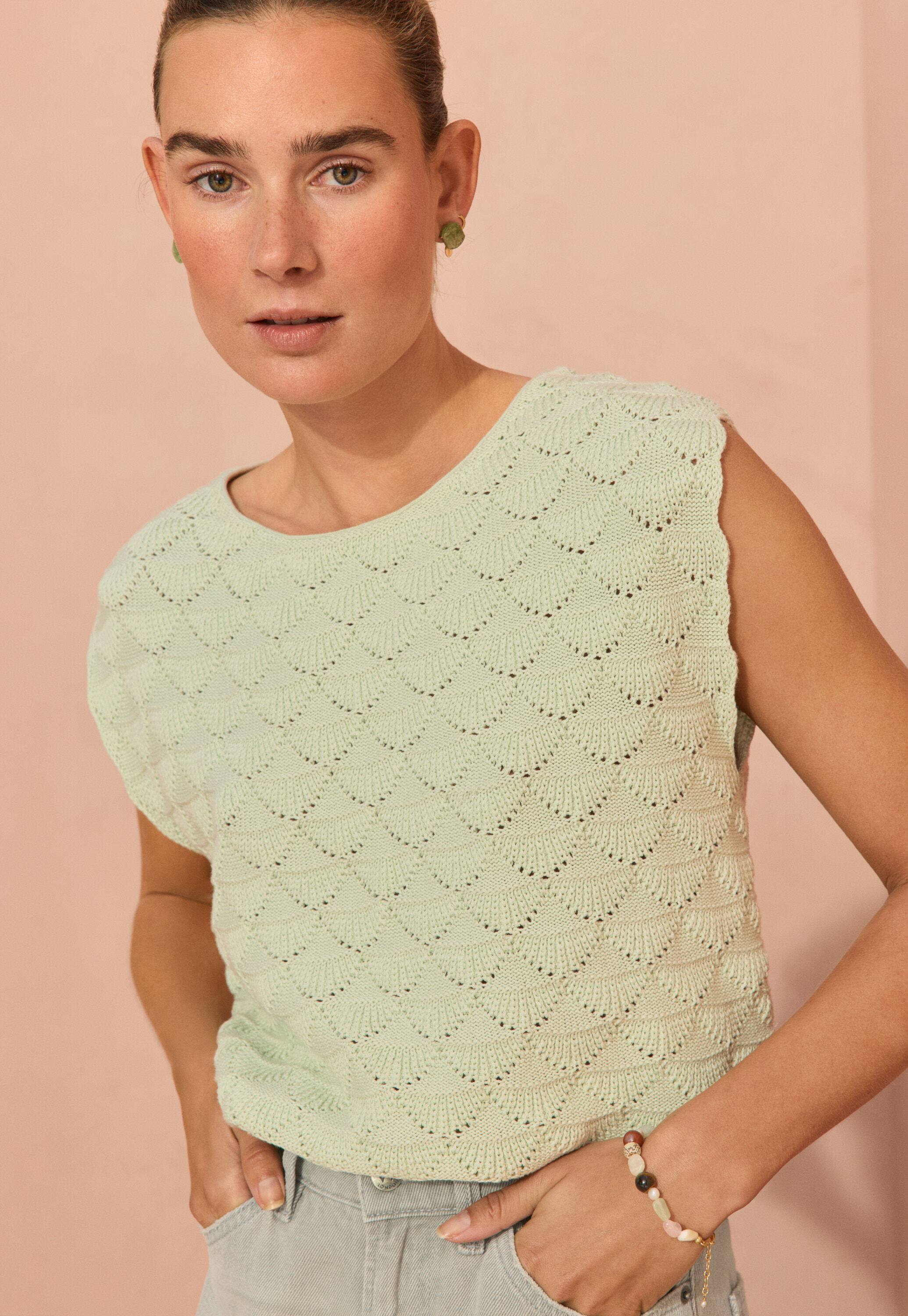 Stitch-detail sleeveless sweater