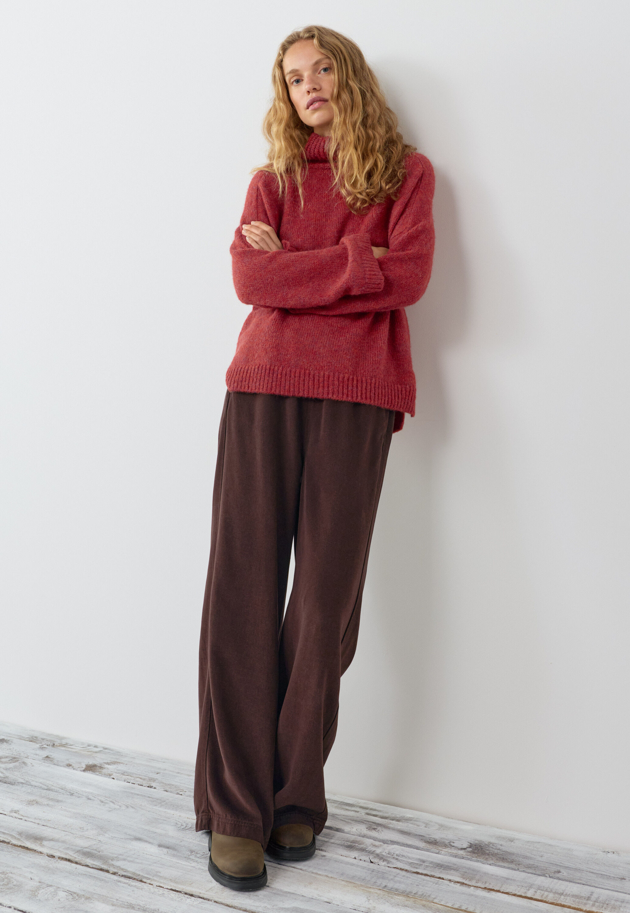 High-neck sweater, Red flame, large