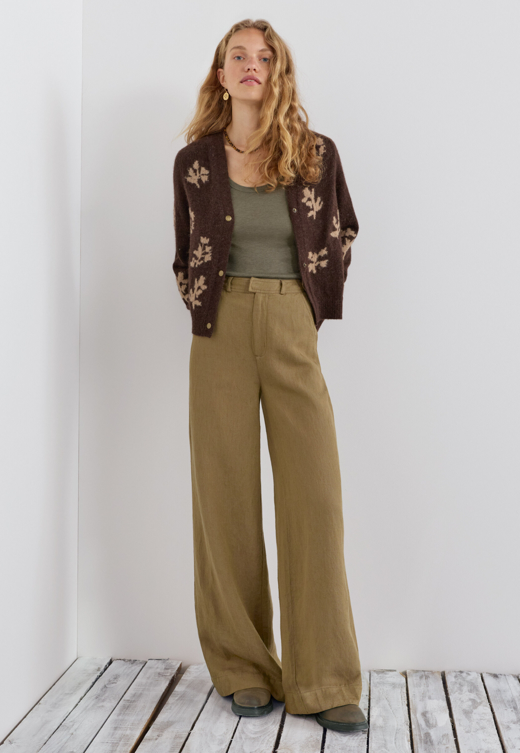 Wide-leg cord trousers