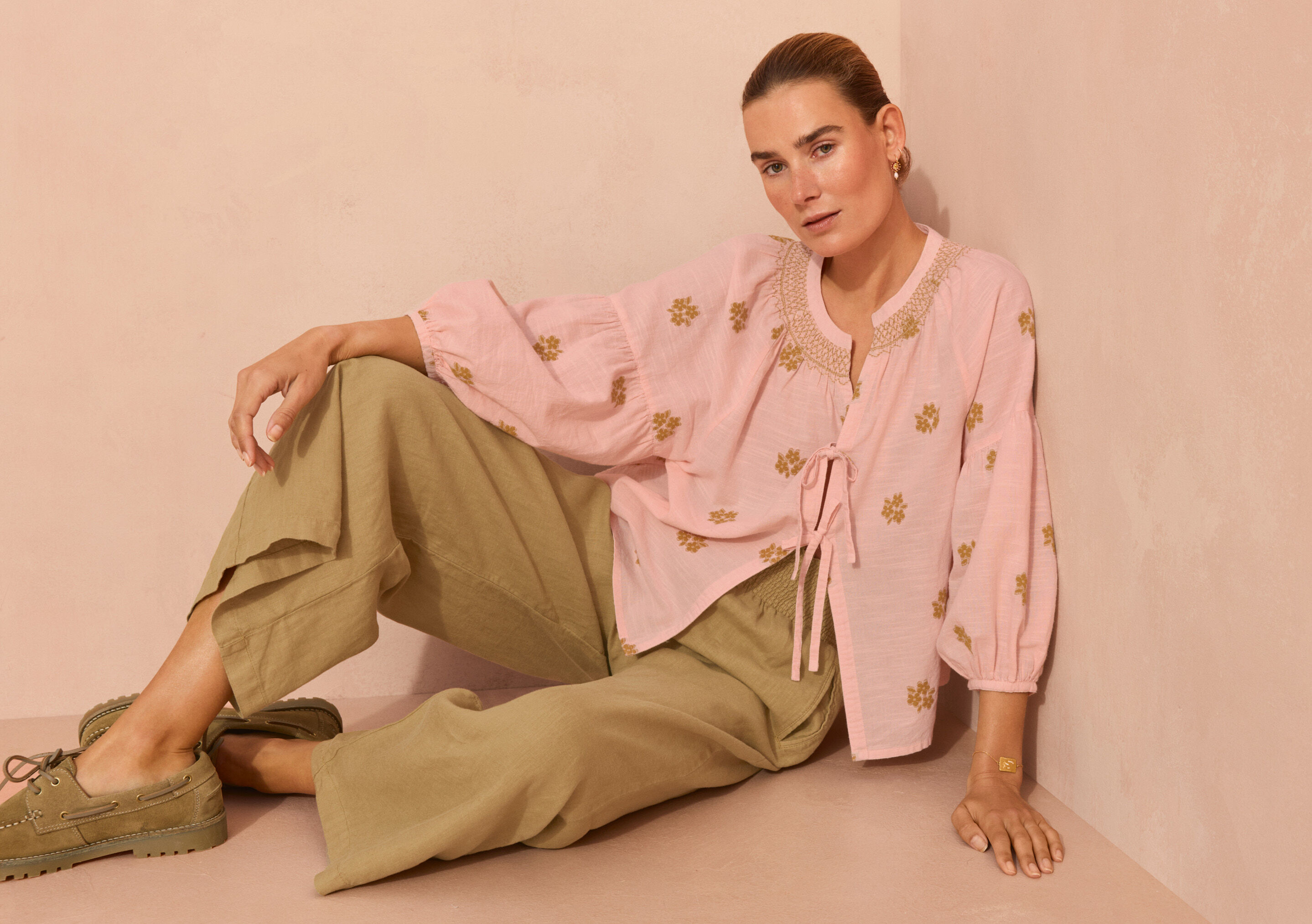 Clipped jacquard blouse
