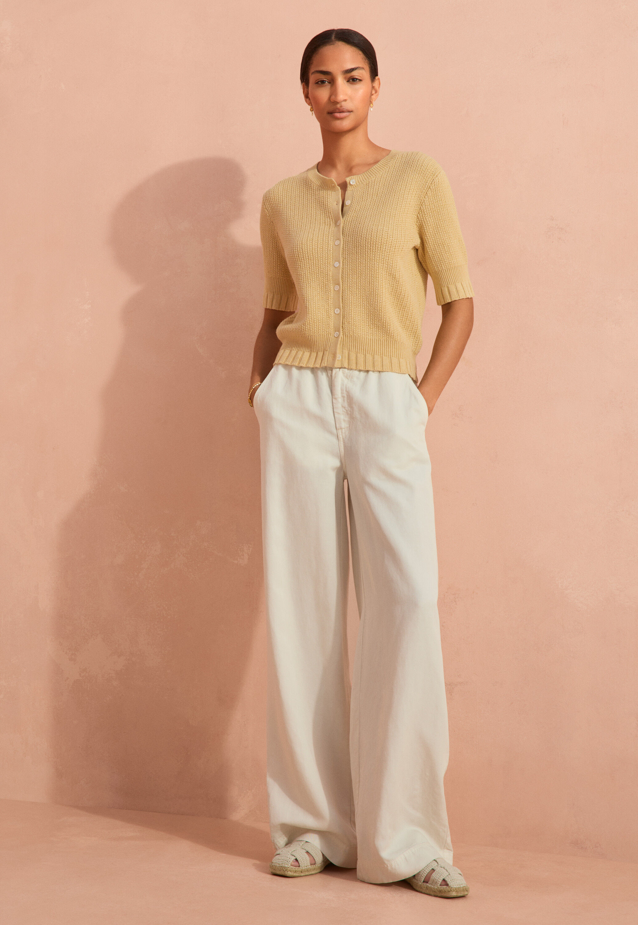 Wide-leg trousers