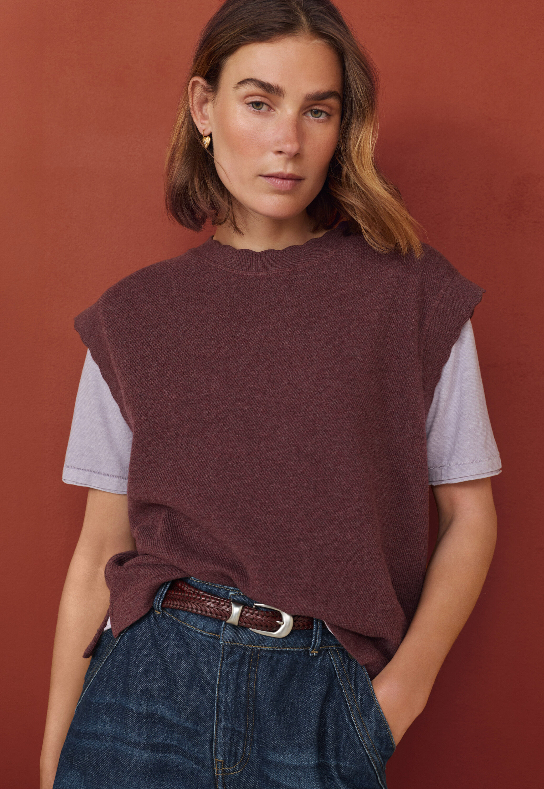 Sleeveless sweatshirt