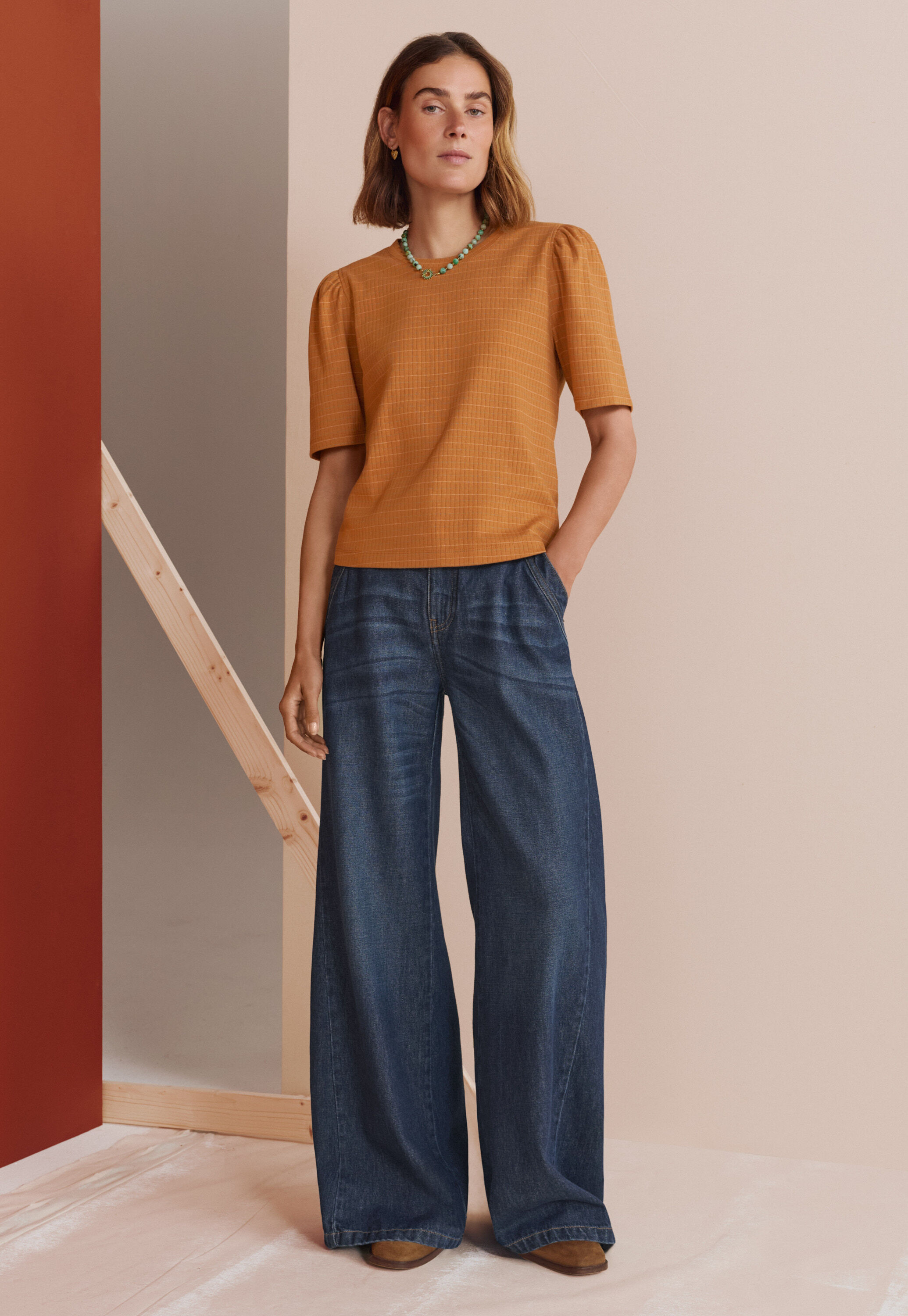 Puff sleeve t-shirt