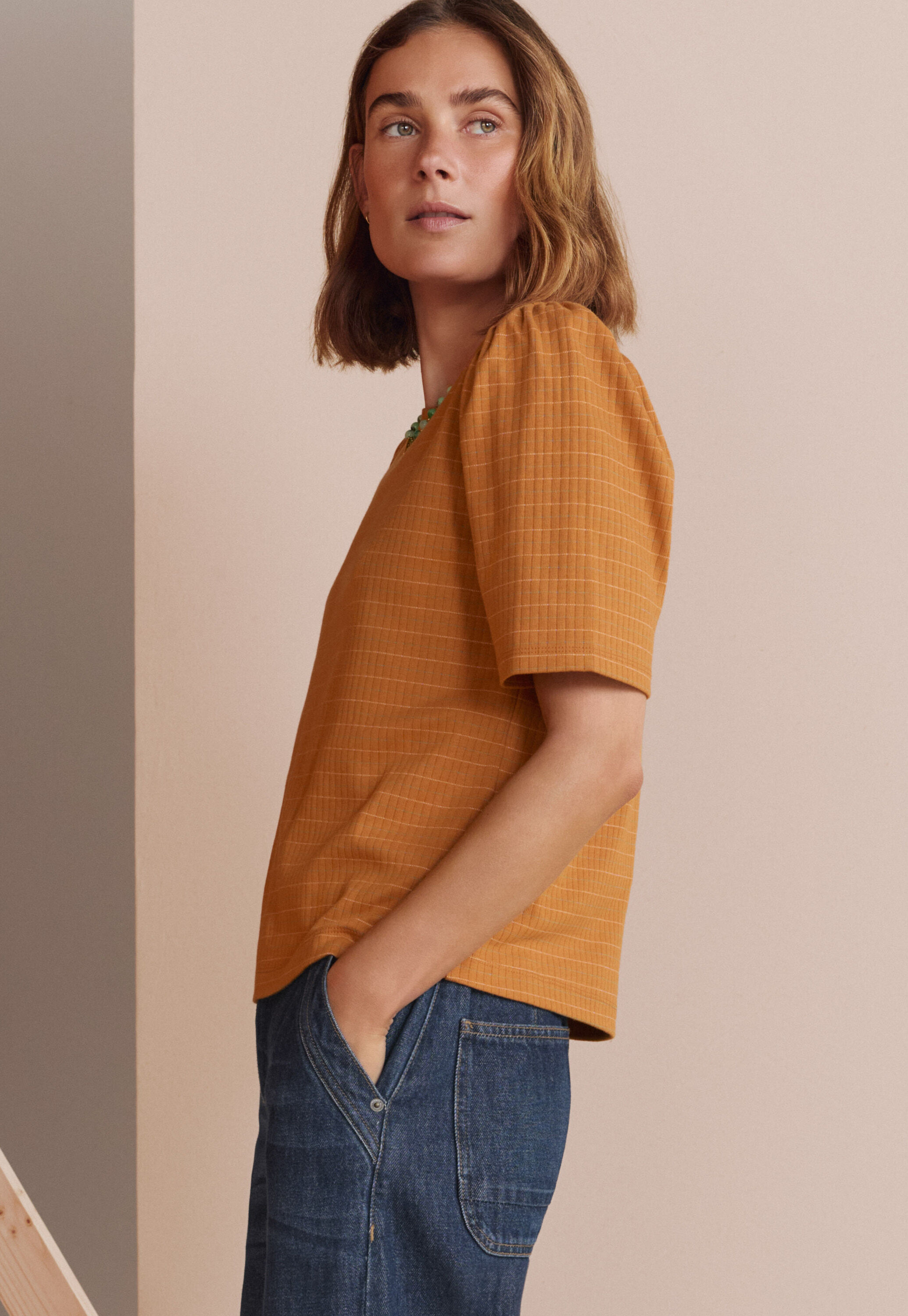 Puff sleeve t-shirt