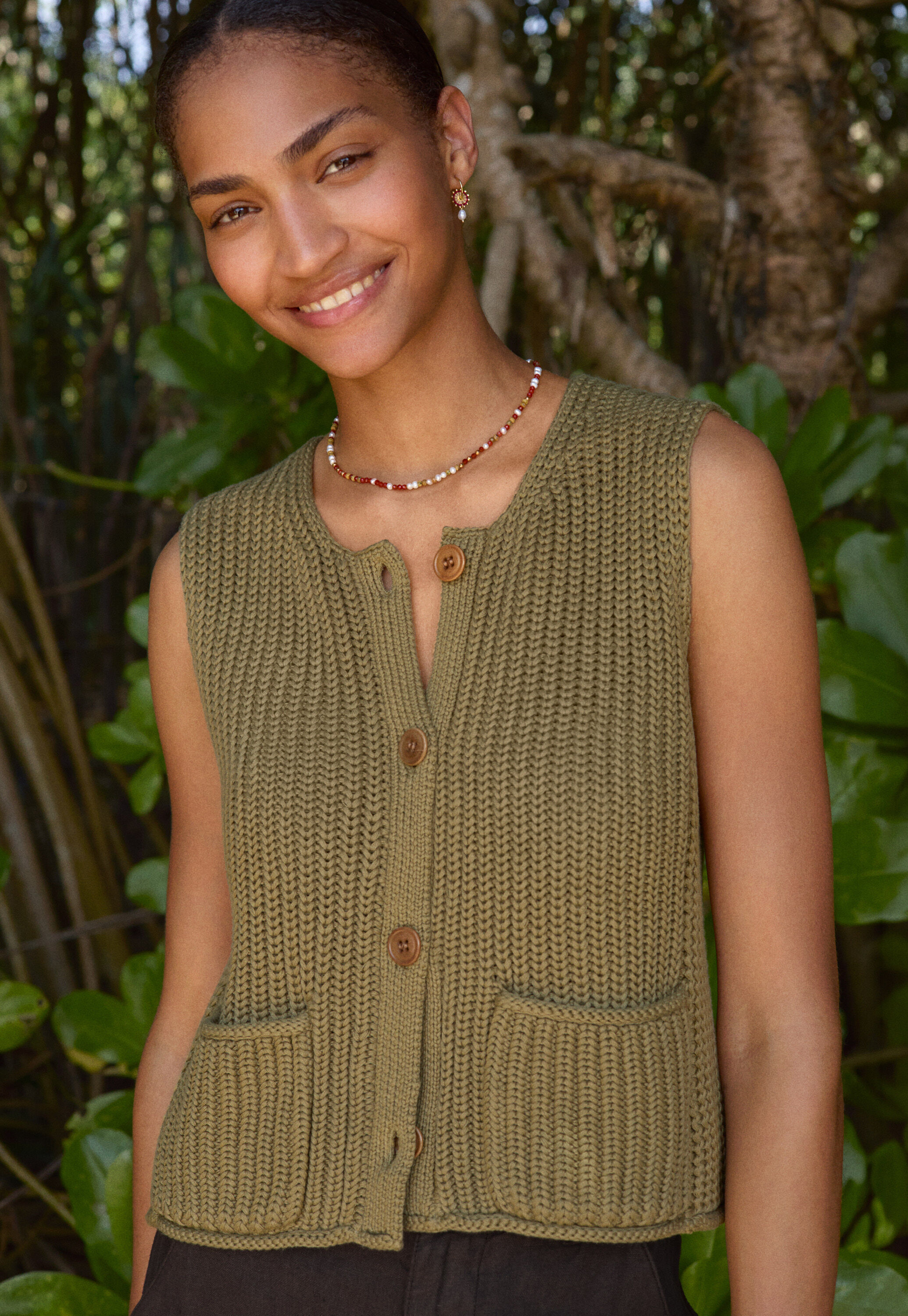 Sleeveless cardigan