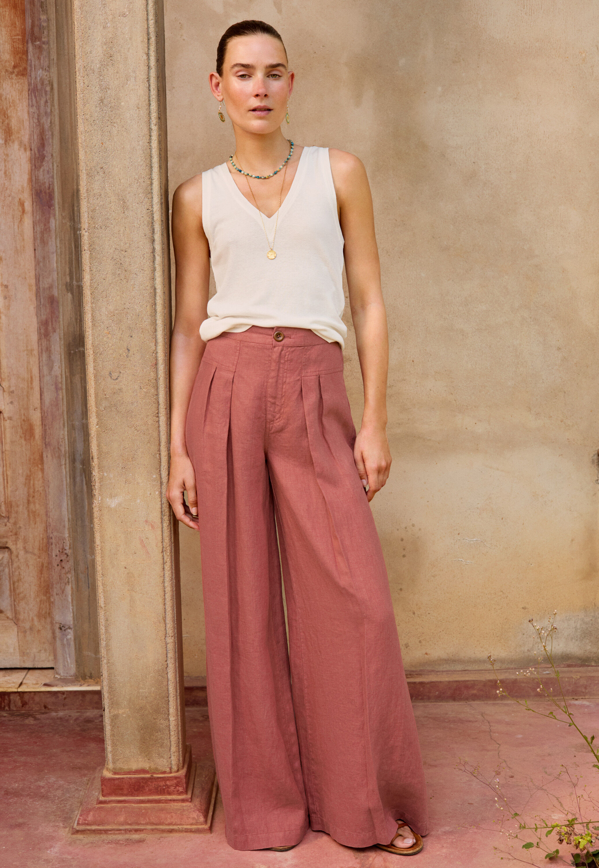 V-neck jersey vest