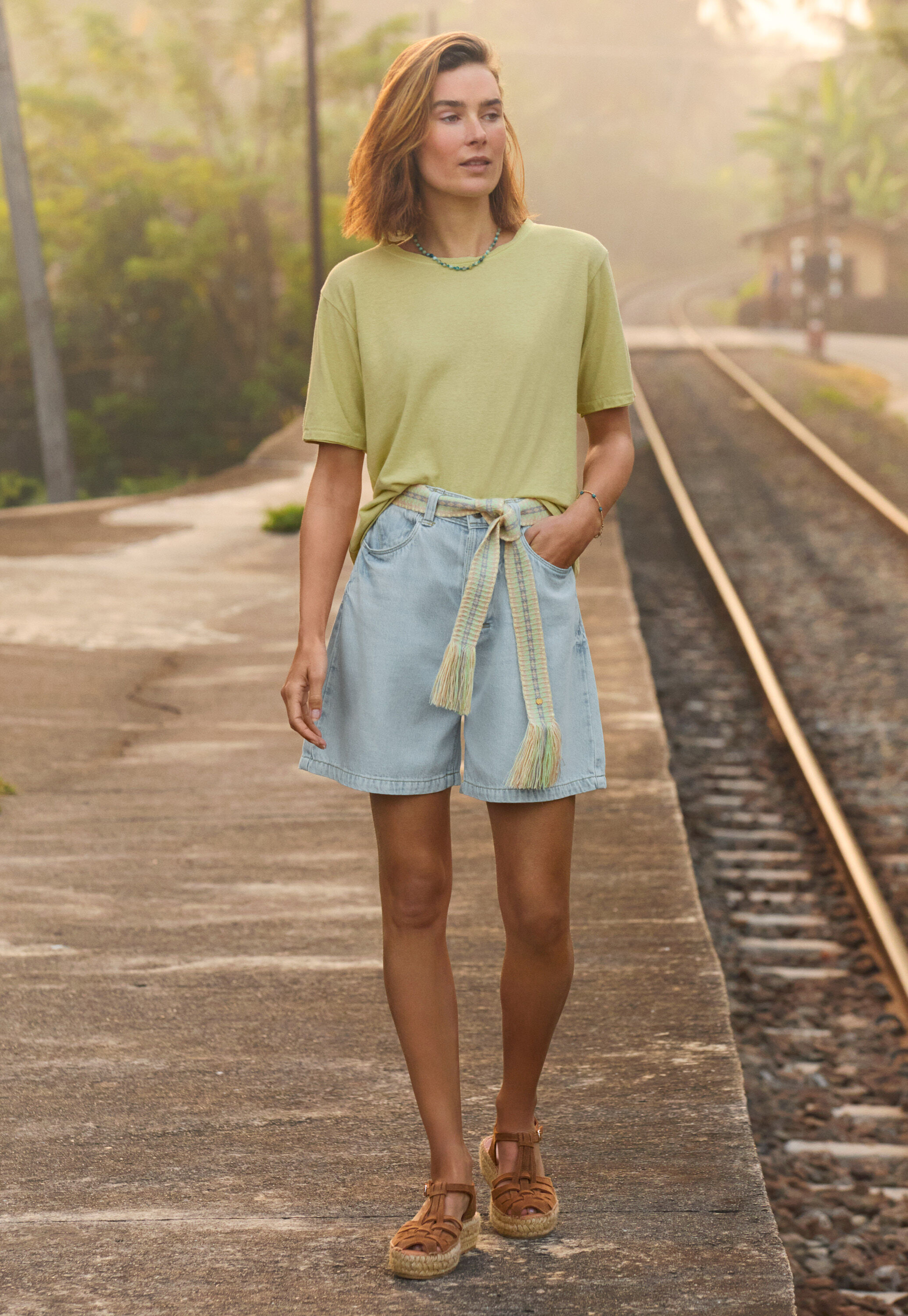 Denim shorts, Pale wash, large