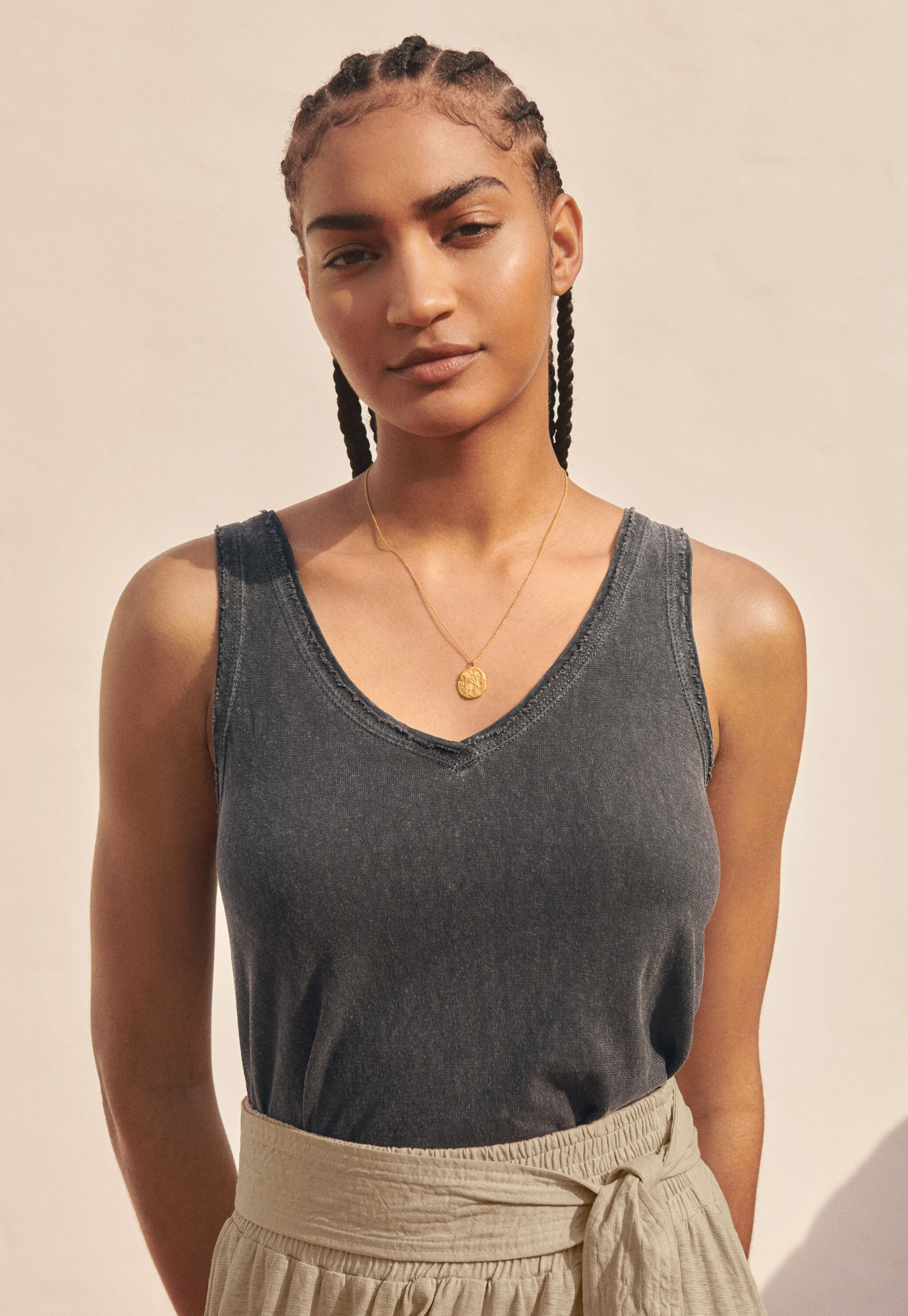 V-neck jersey vest