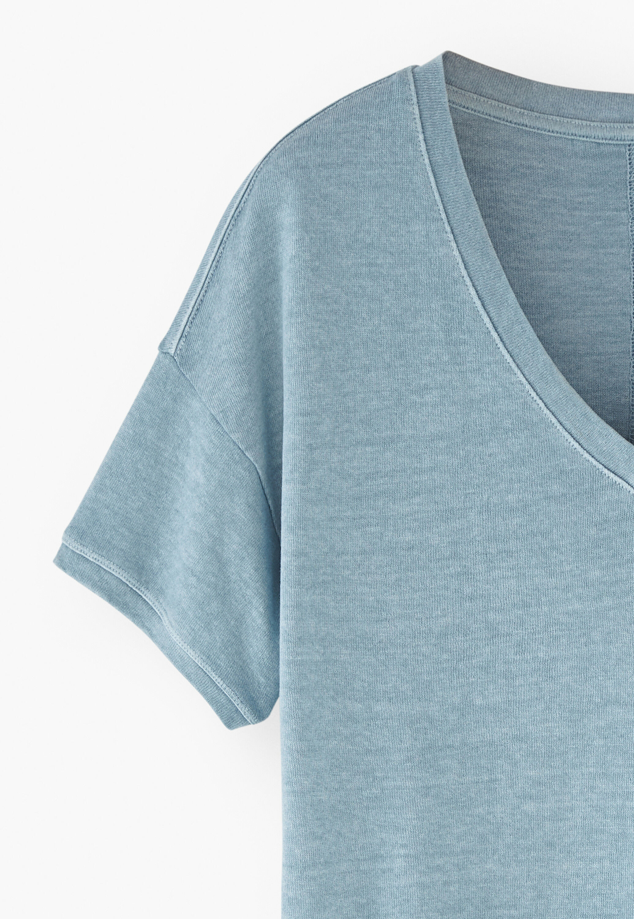 V-neck T-shirt