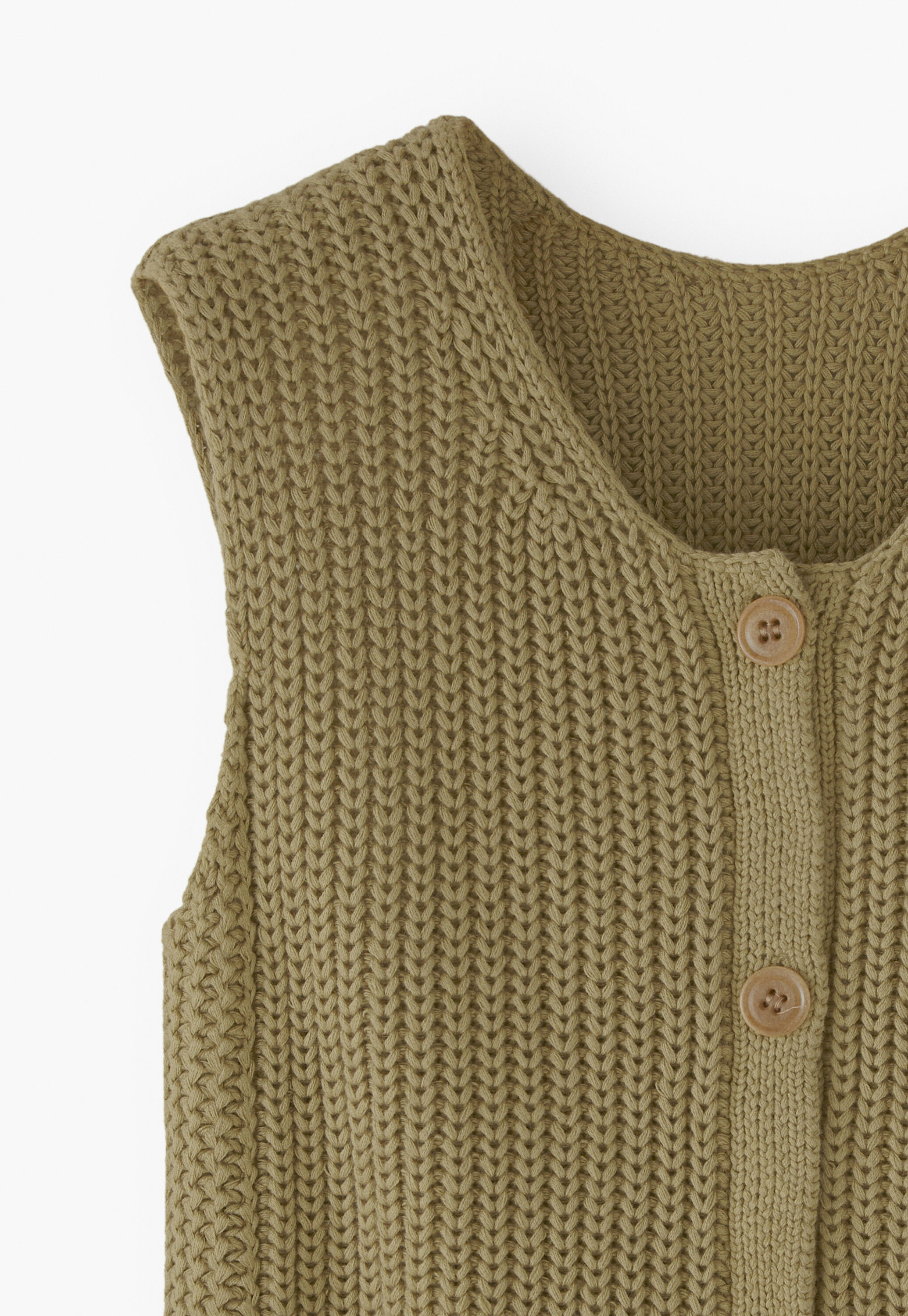 Sleeveless cardigan