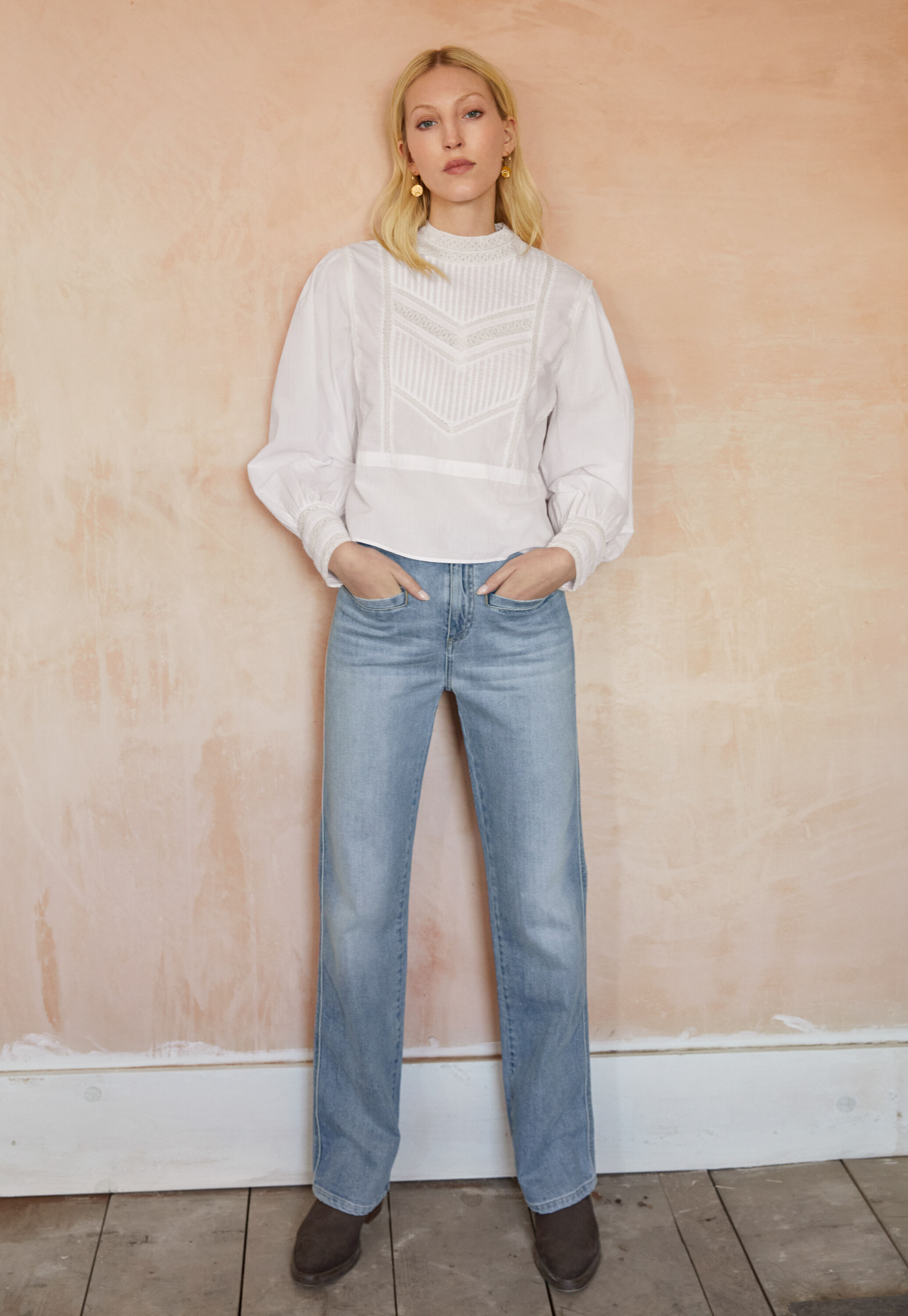 Straight-leg jeans