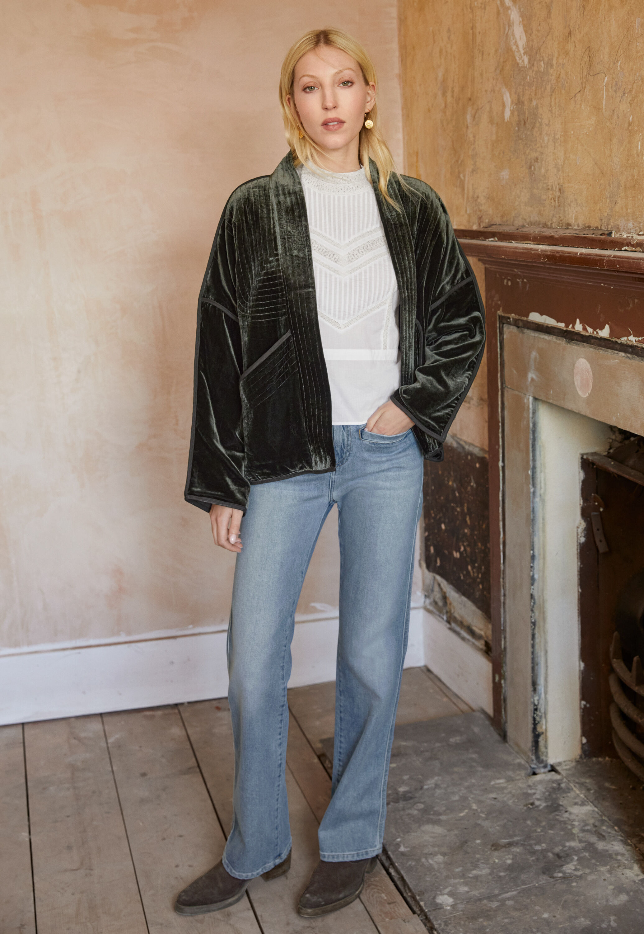 Straight-leg jeans