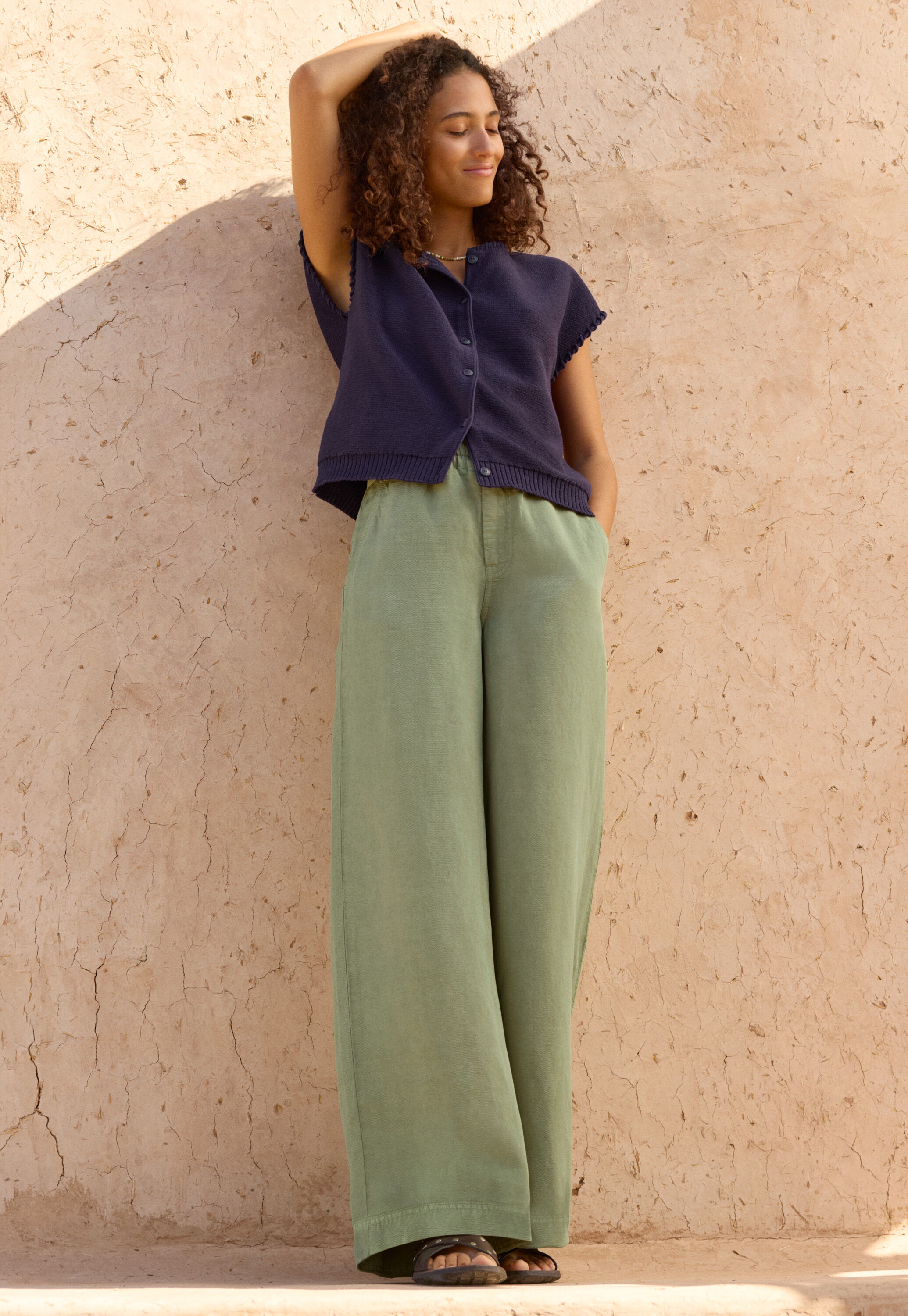 Wide-leg trousers