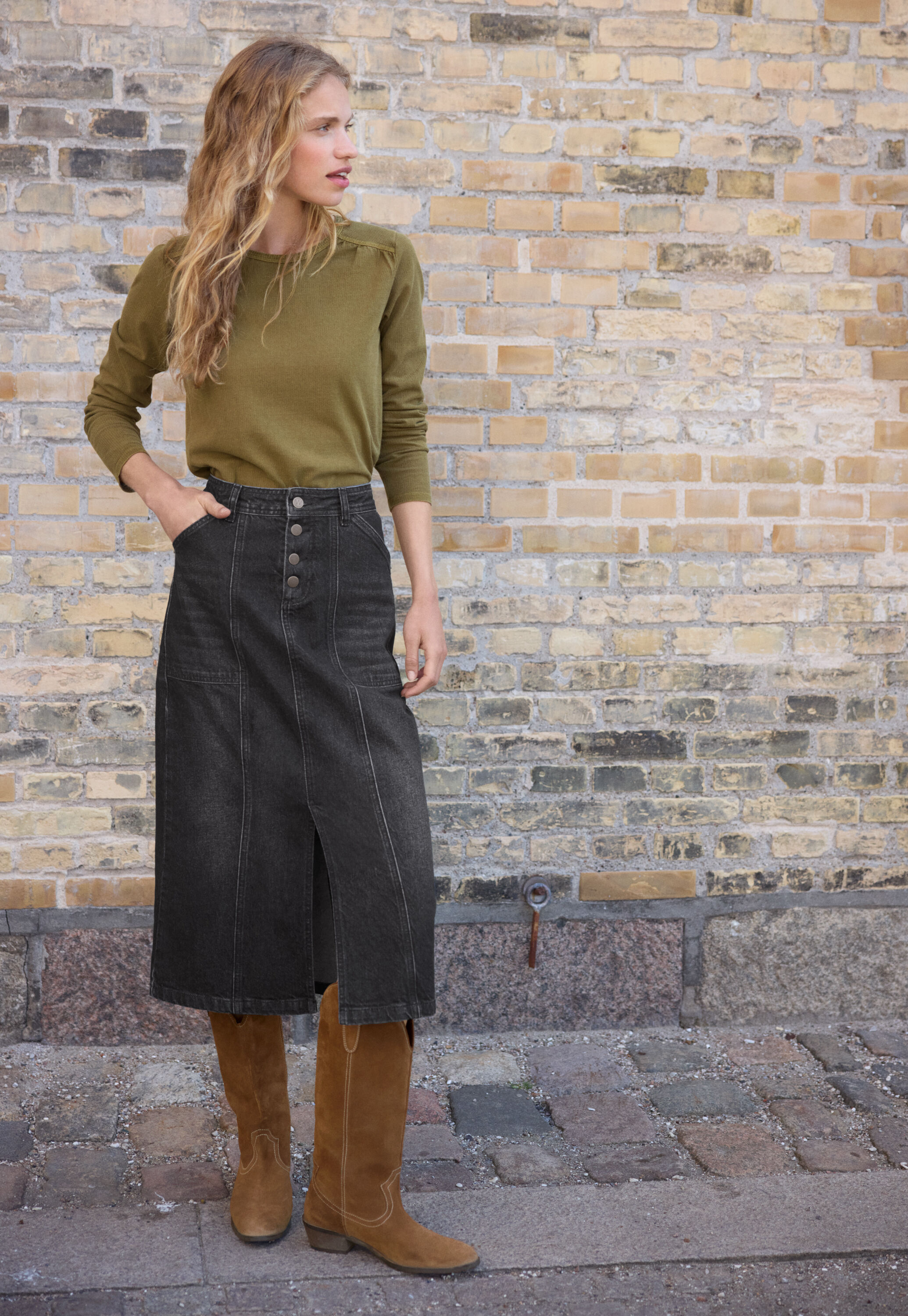 Denim pencil skirt