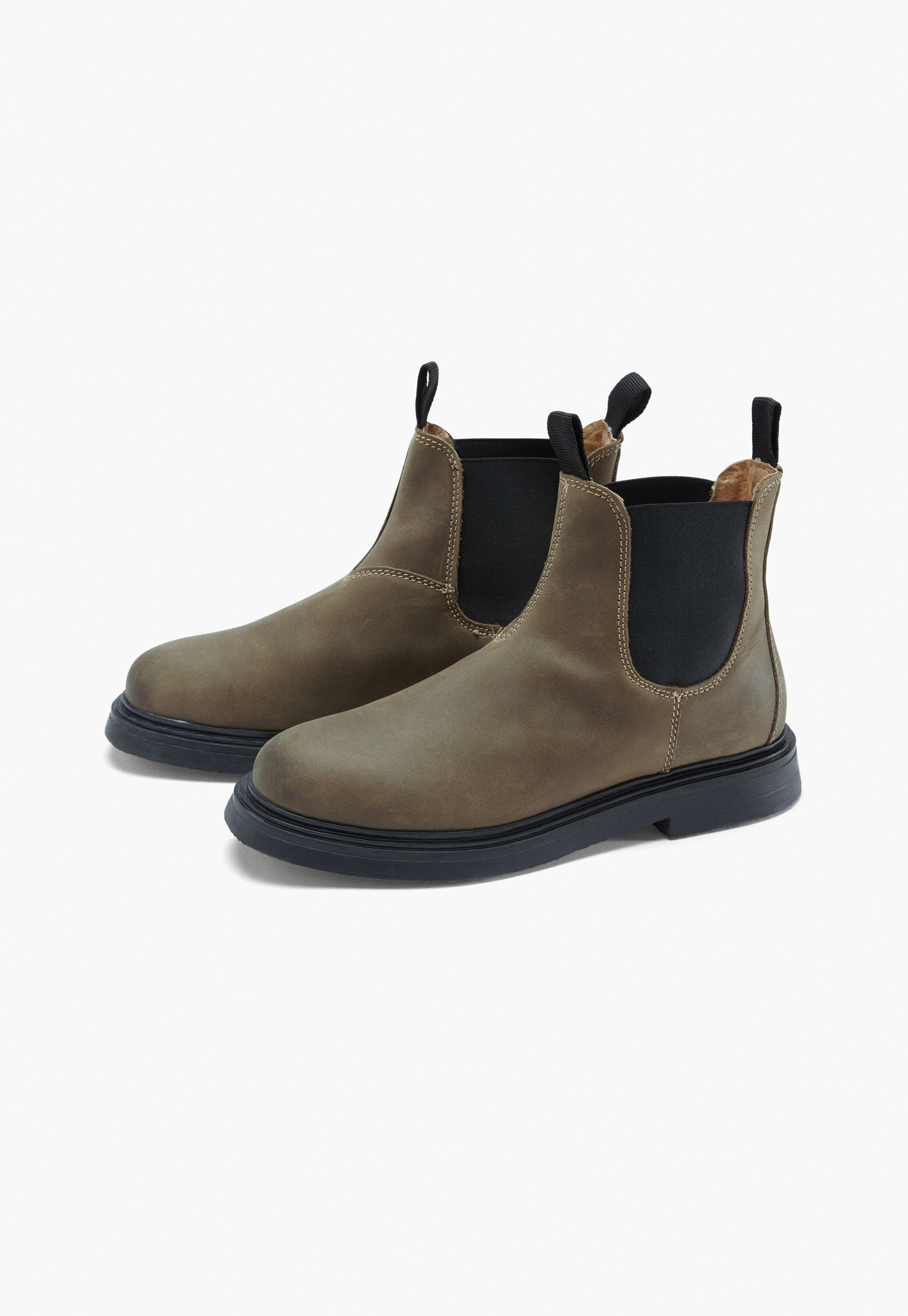Chunky Chelsea boots