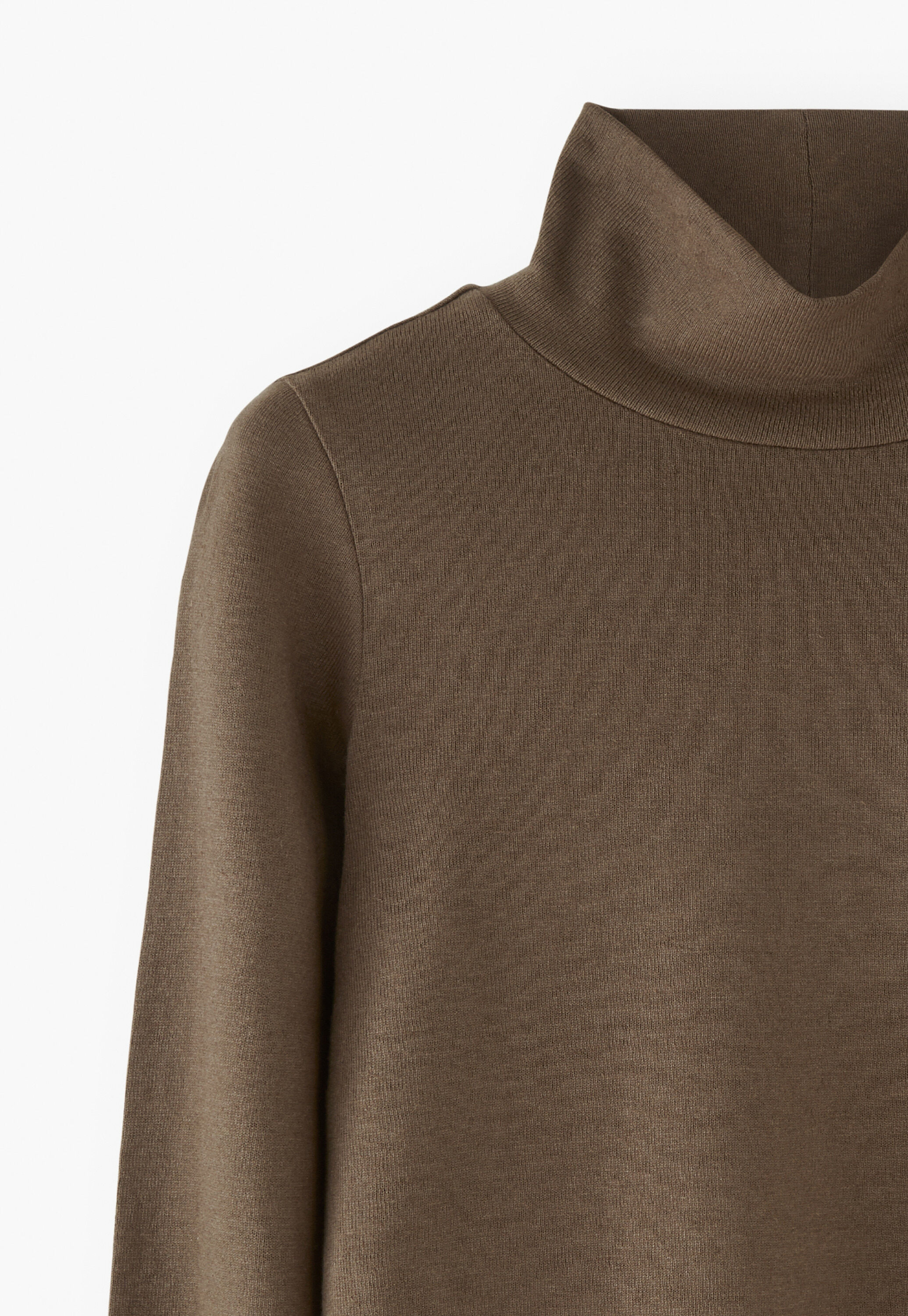 Roll-neck top