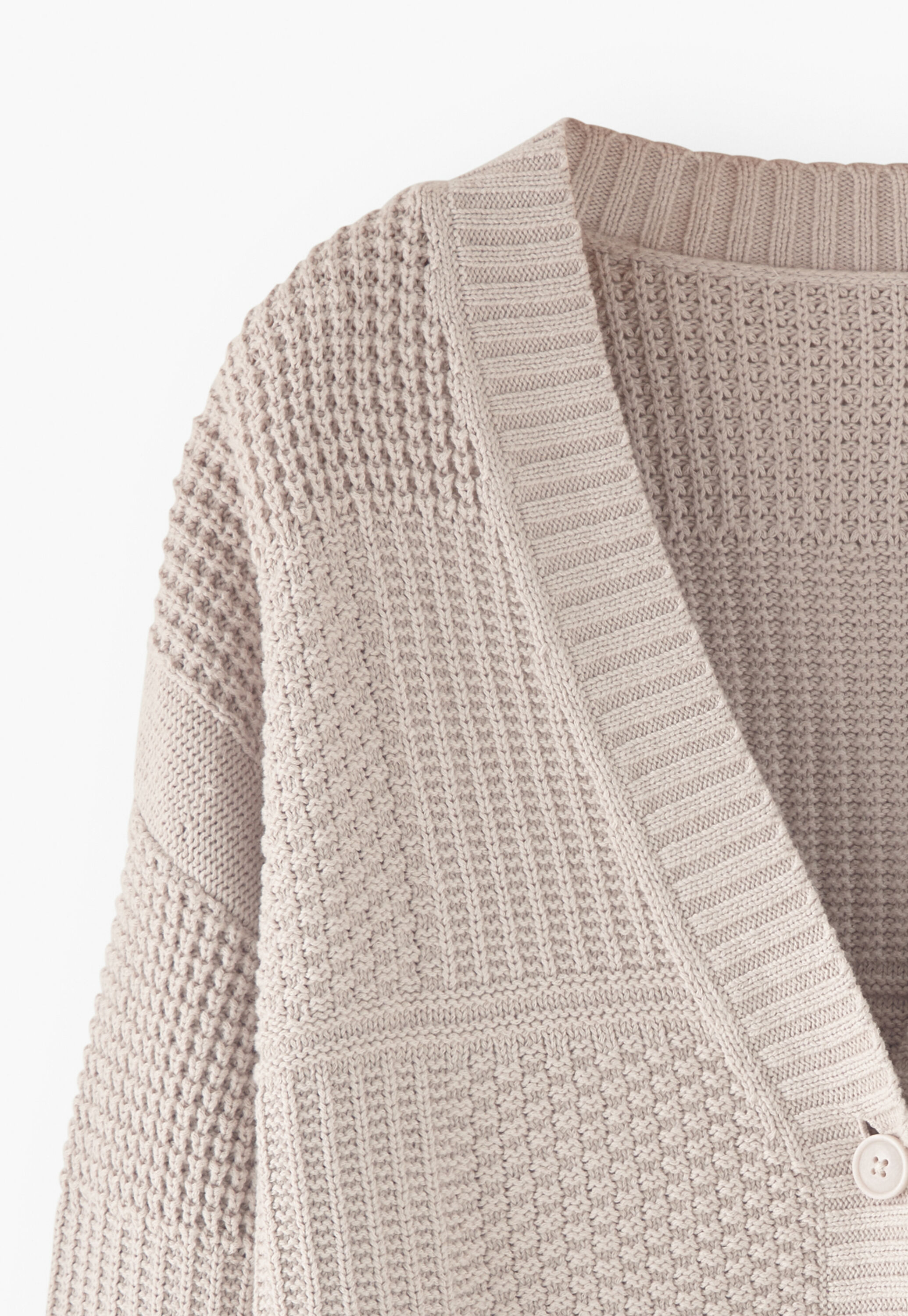 Stitch-mixing cardigan