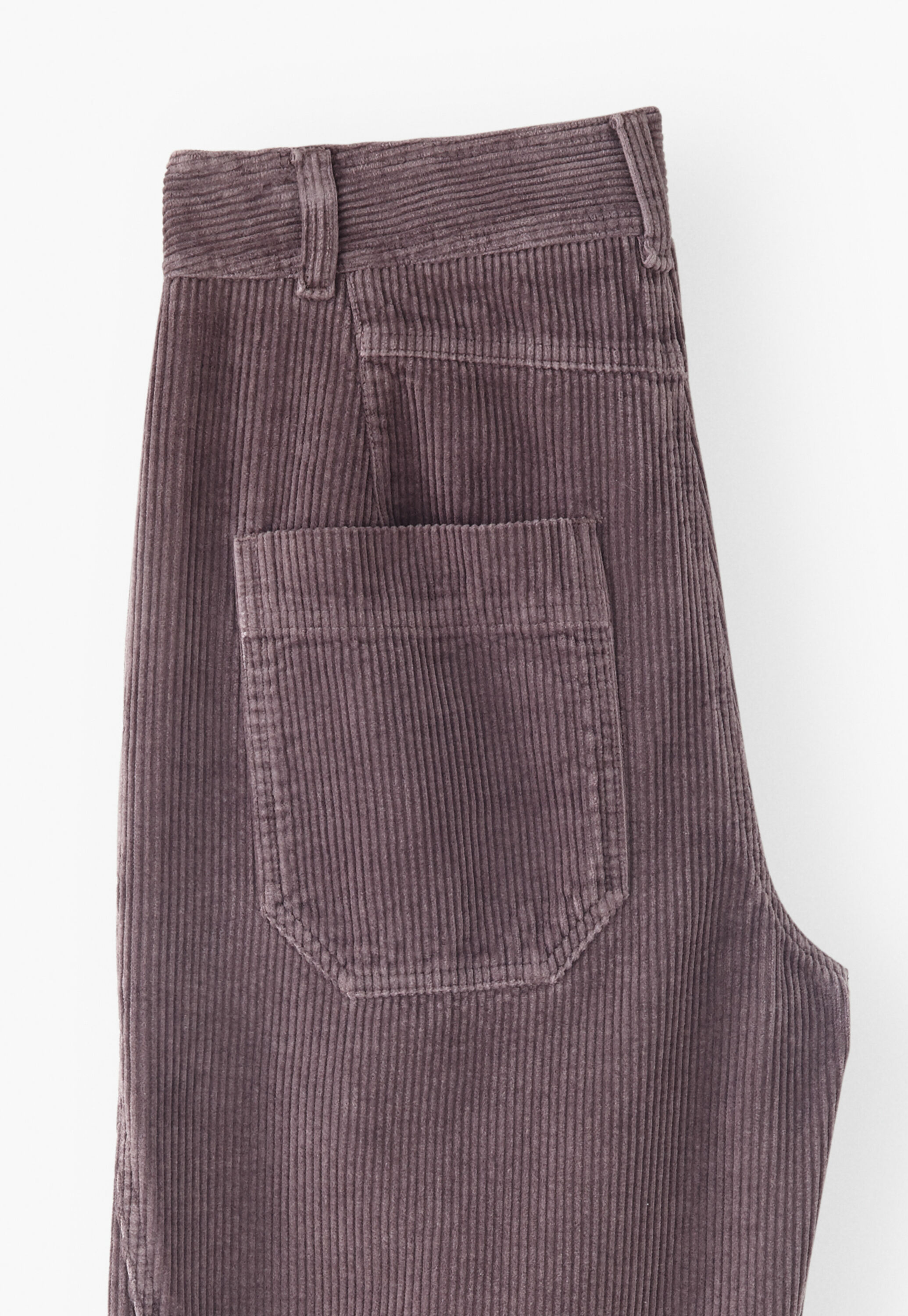 Relaxed carrot-fit cords